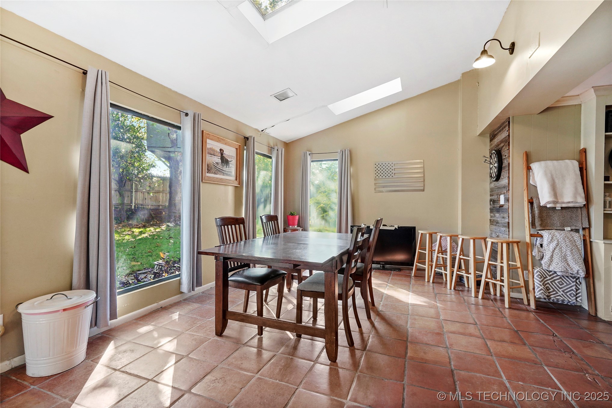 7023 E 66th Court Property Photo 8