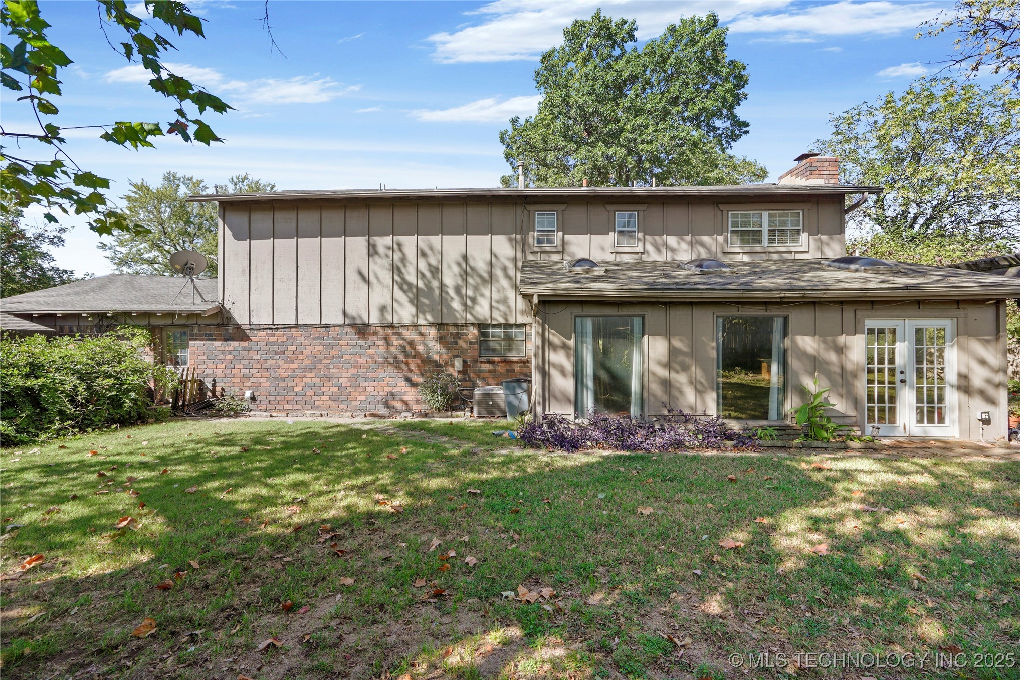 7023 E 66th Court Property Photo 27