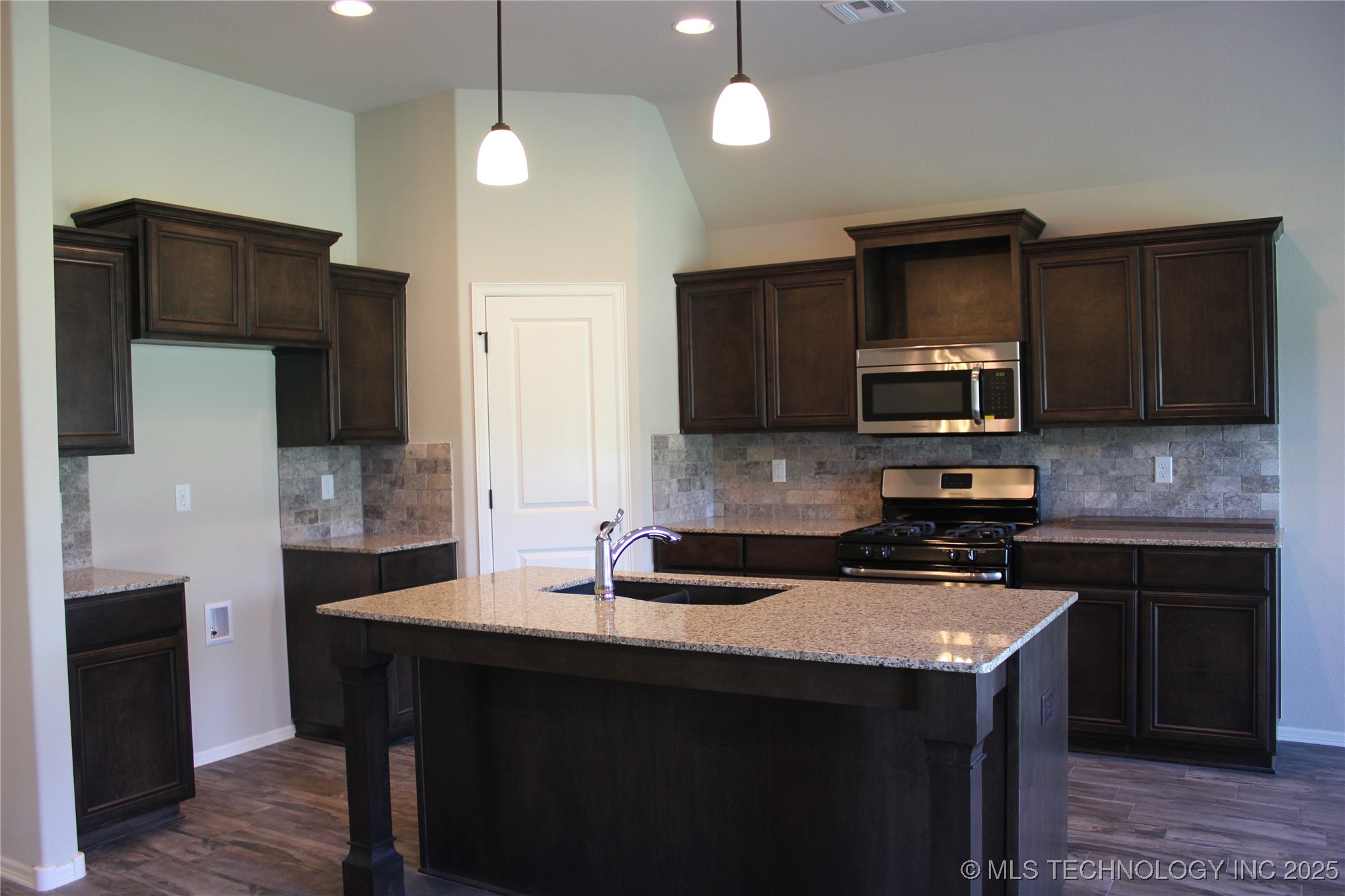 13116 S 92 Avenue Property Photo 5