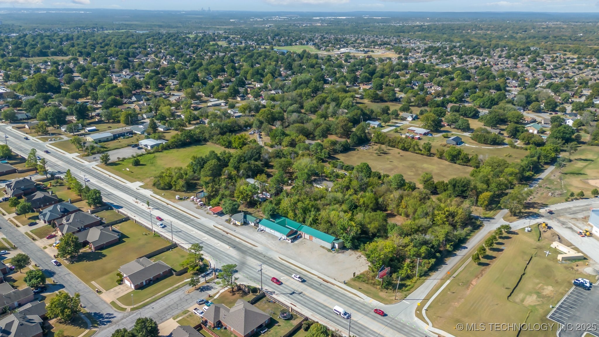 10010 N Garnett Road Property Photo 8