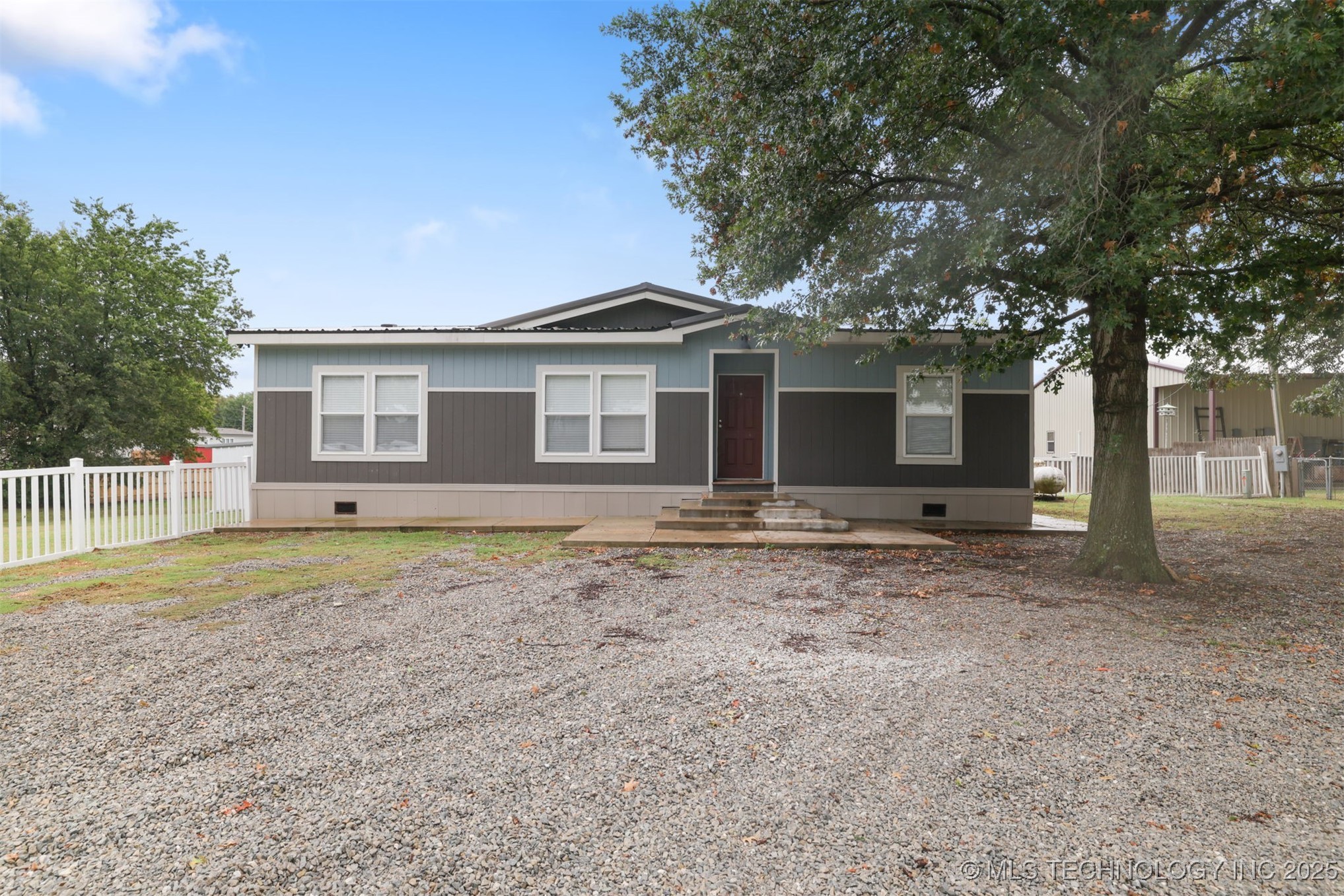 8905 Rock Road Property Photo 1