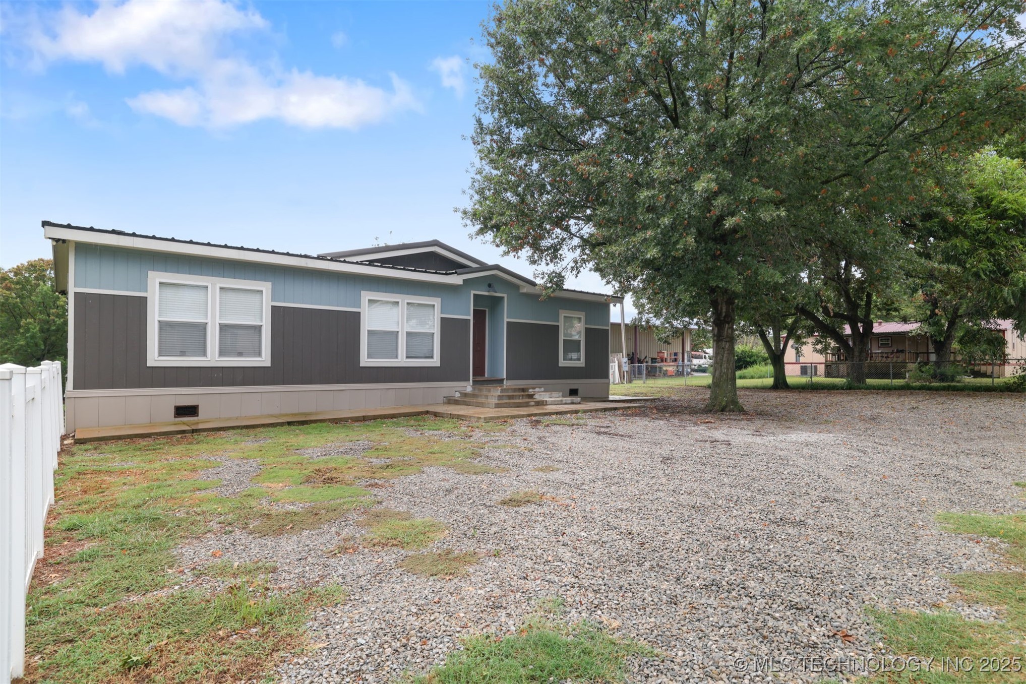 8905 Rock Road Property Photo 3