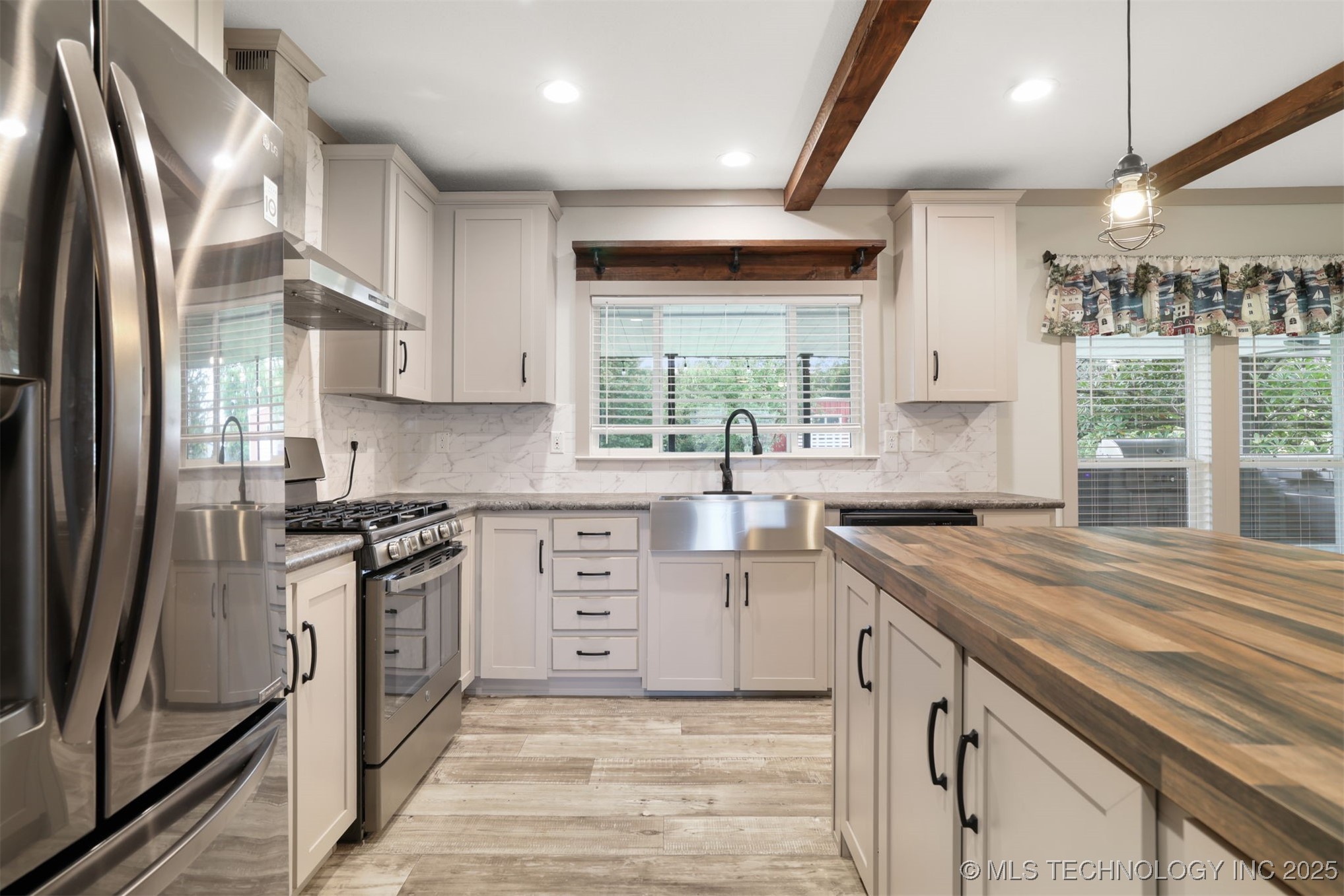 8905 Rock Road Property Photo 7