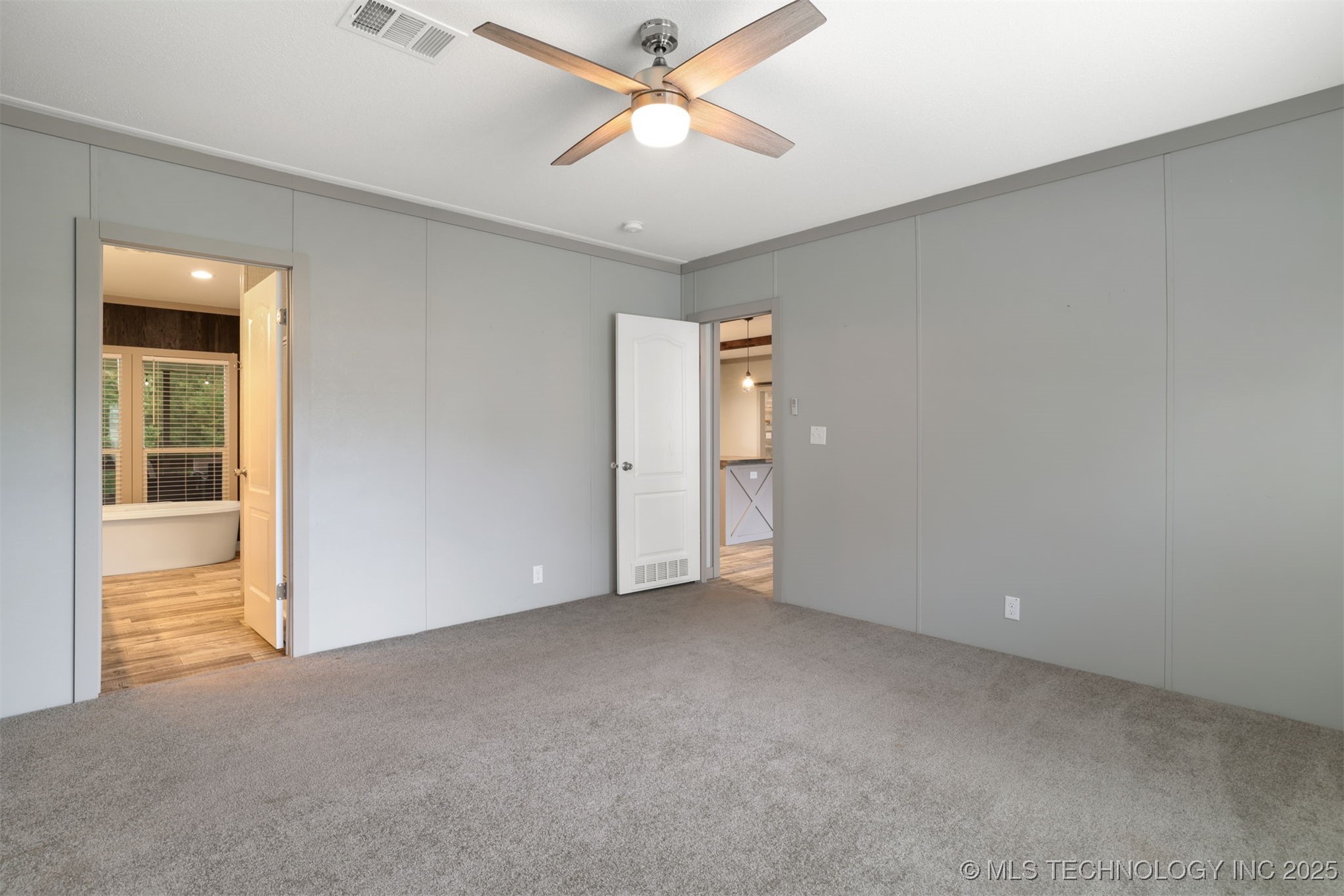 8905 Rock Road Property Photo 10