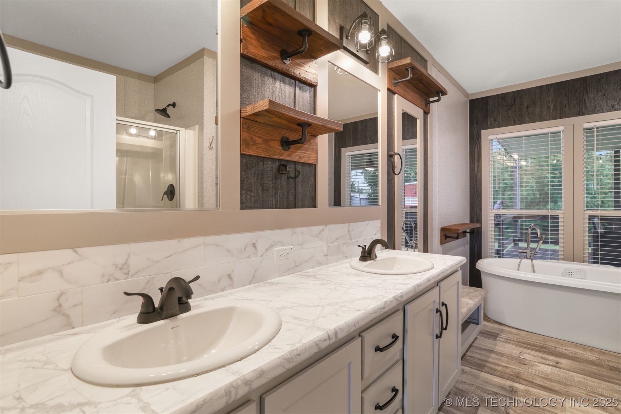 8905 Rock Road Property Photo 11