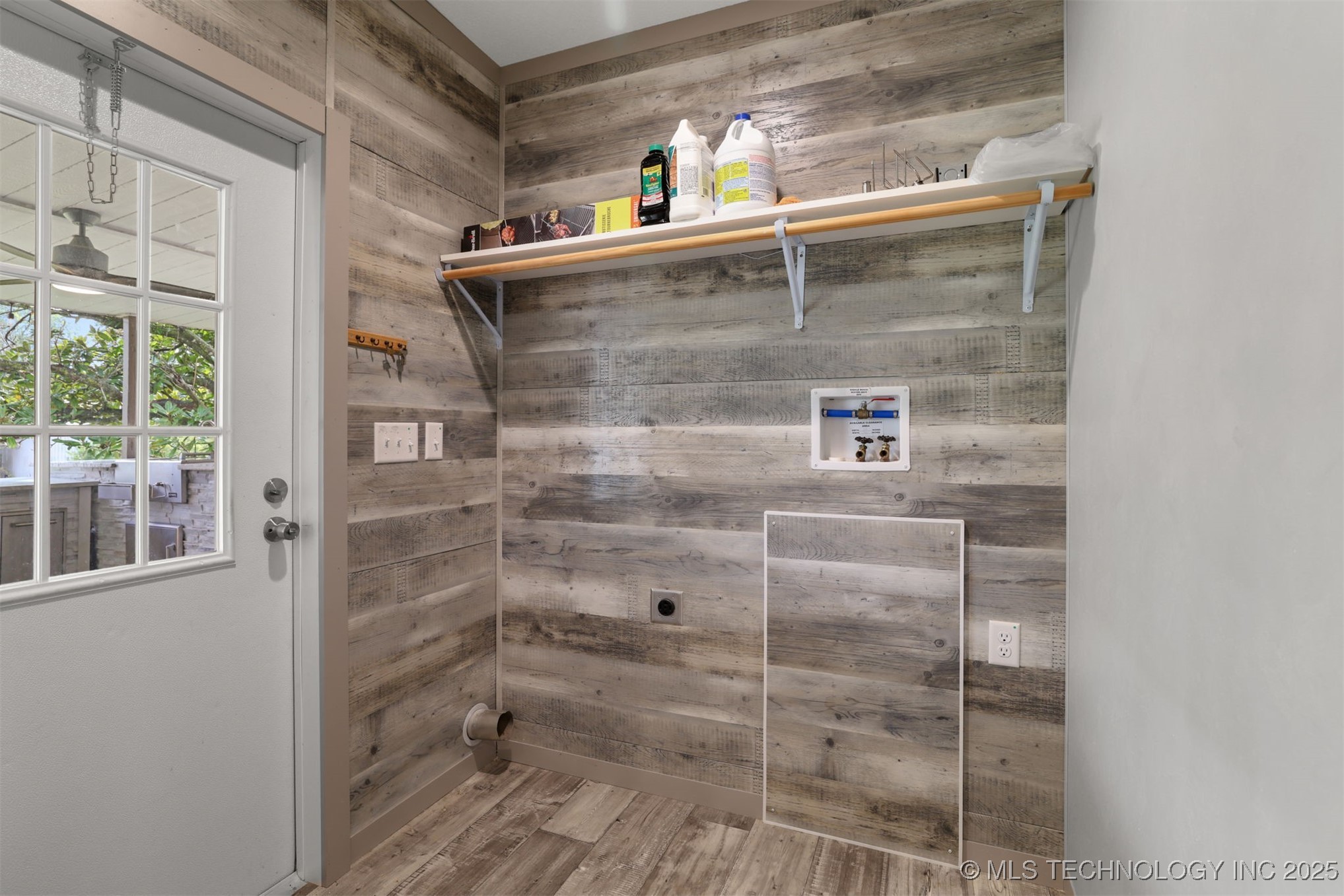 8905 Rock Road Property Photo 20