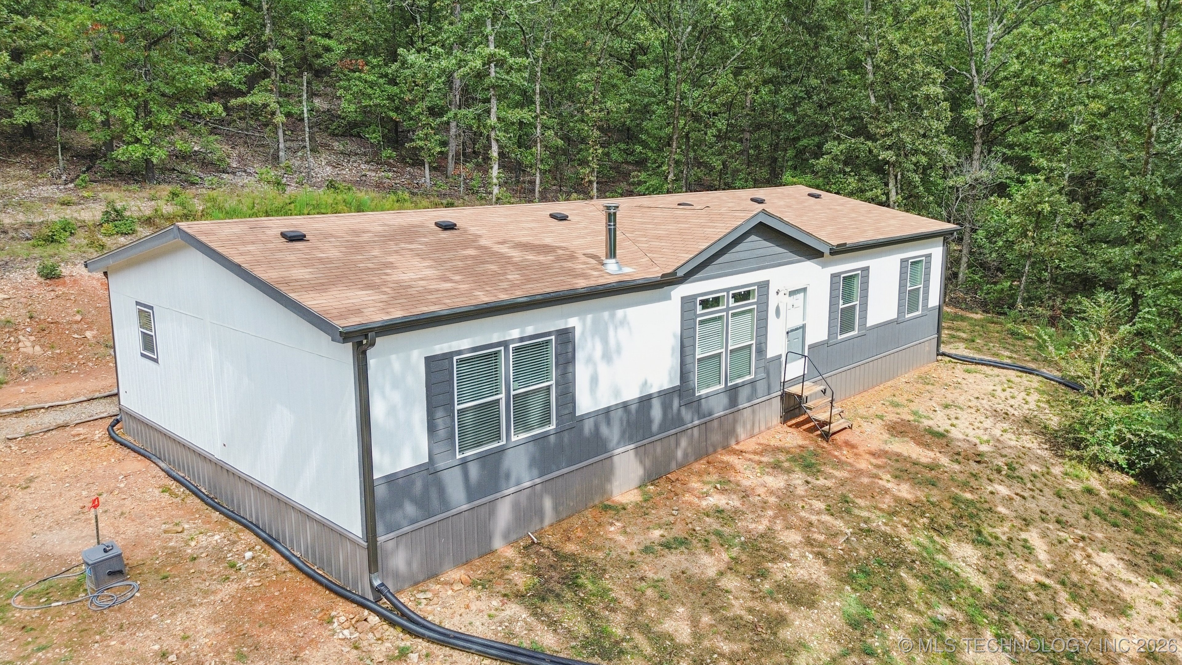 12112 W 690 Road Property Photo 3