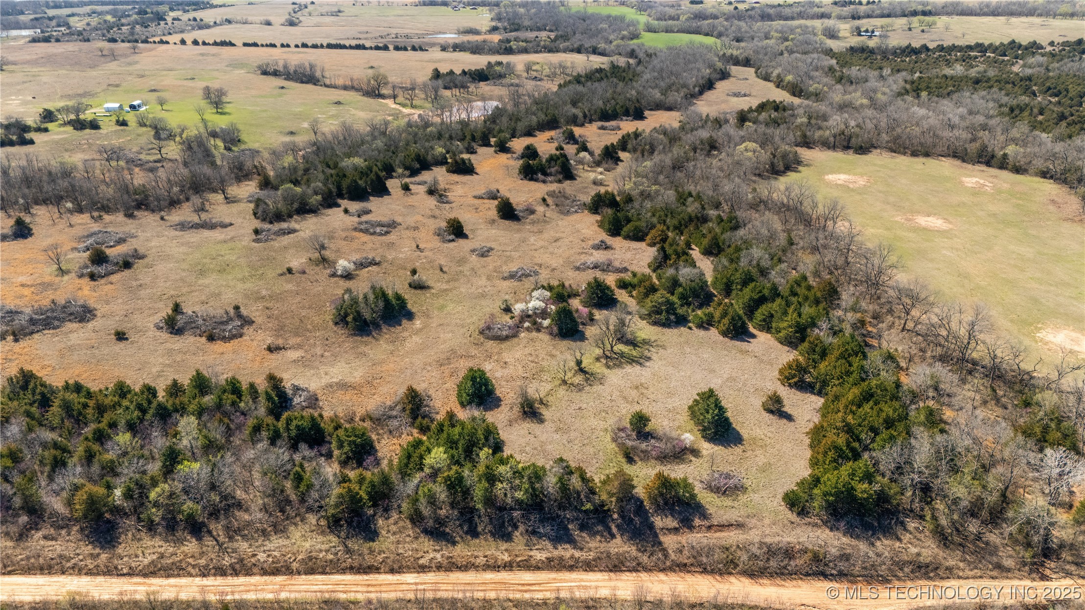 002 E 800 Property Photo 16