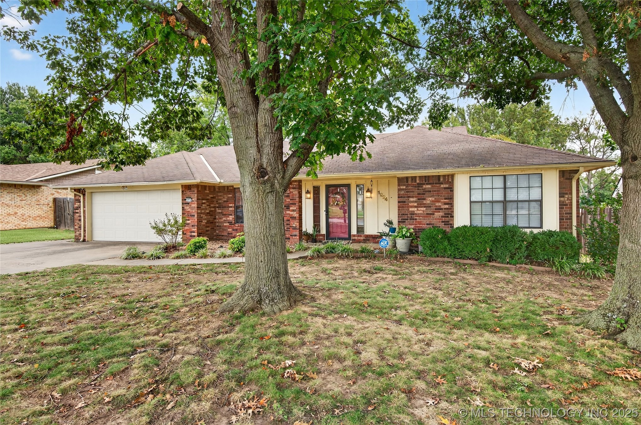 1924 Limestone Road Property Photo 1