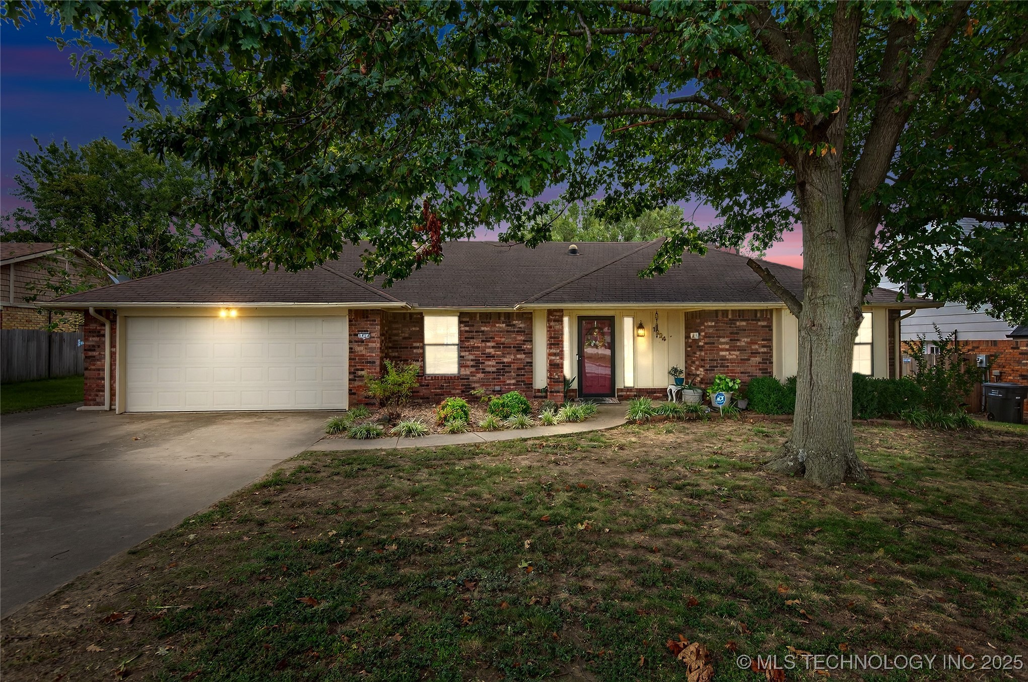 1924 Limestone Road Property Photo 2