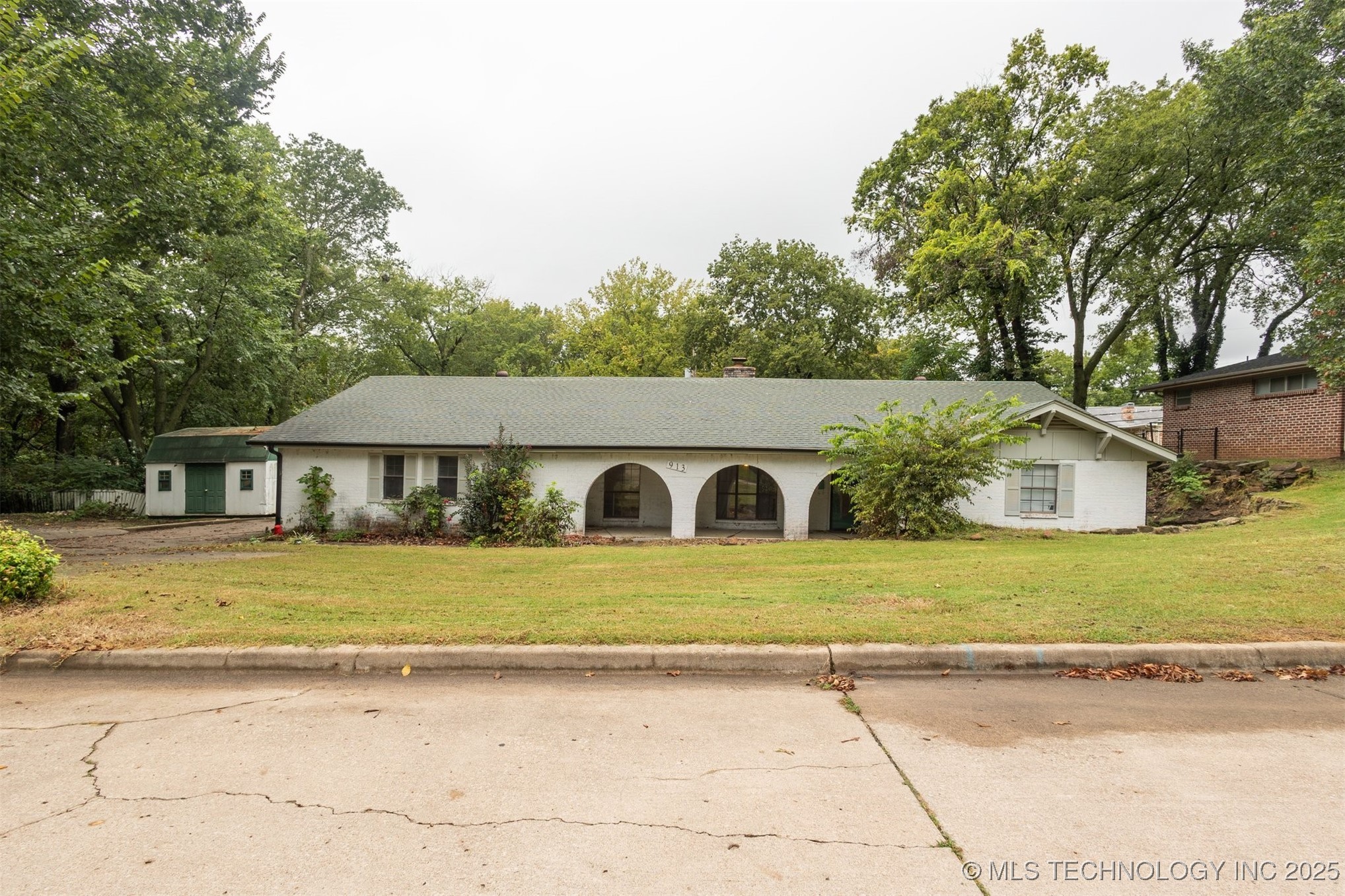 913 Sandstone Avenue Property Photo 4