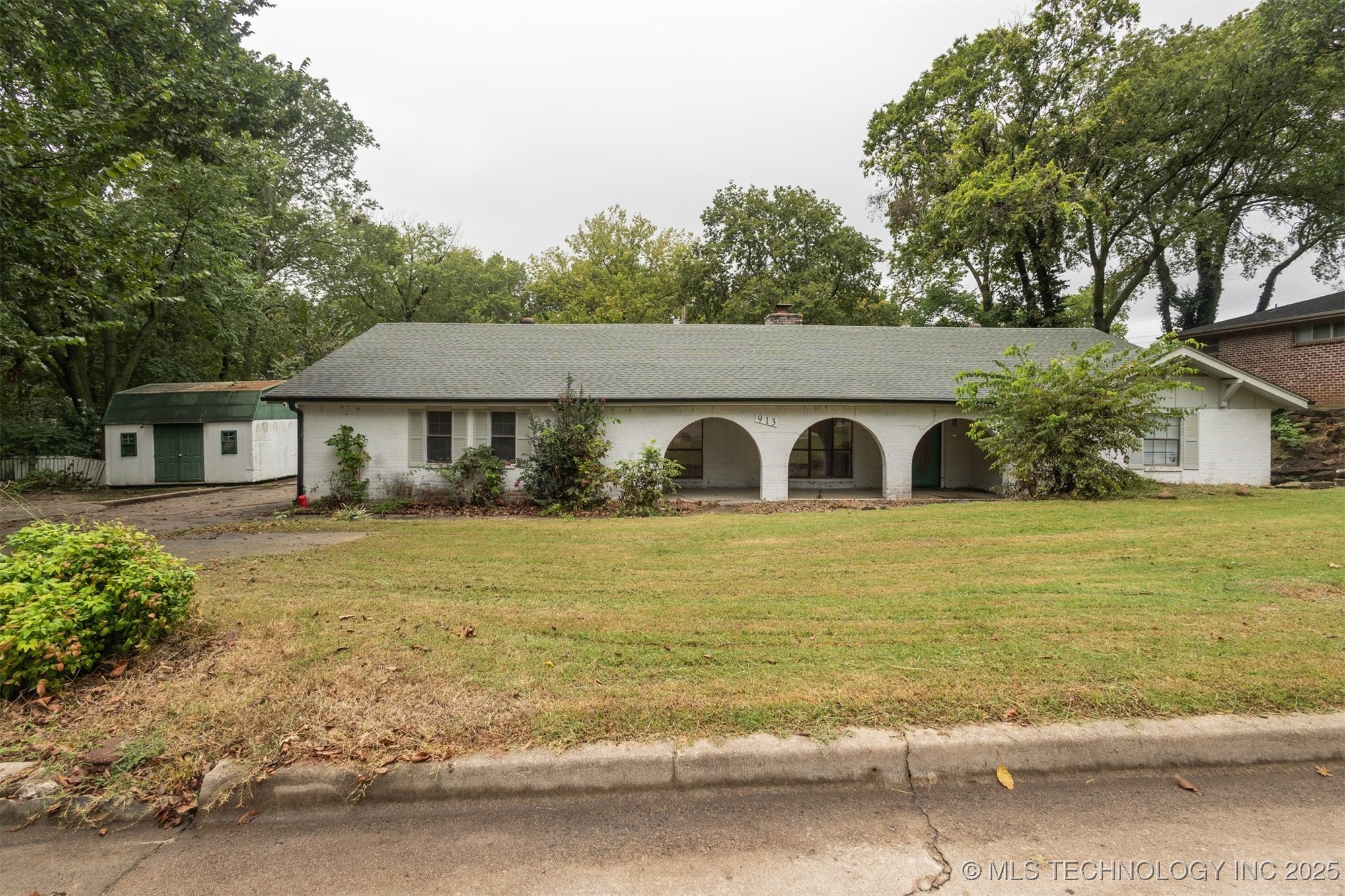 913 Sandstone Avenue Property Photo 5