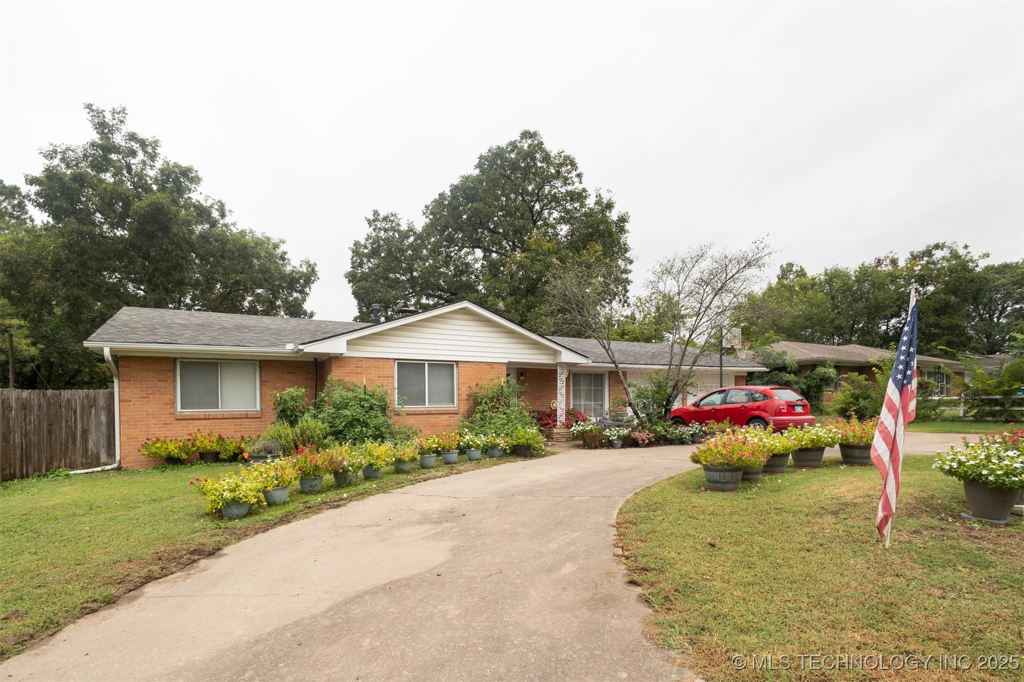 4507 E Frank Phillips Boulevard Property Photo 1