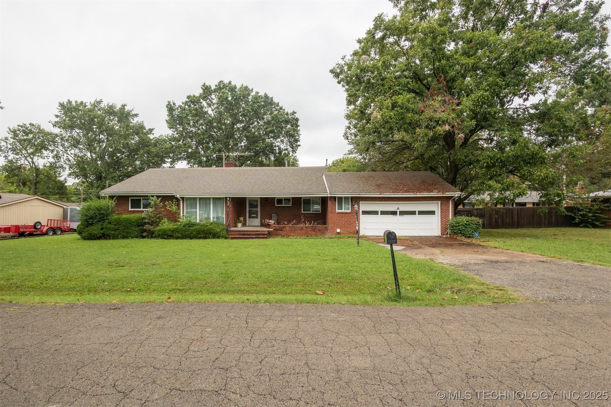 1419 Crescent Property Photo 3