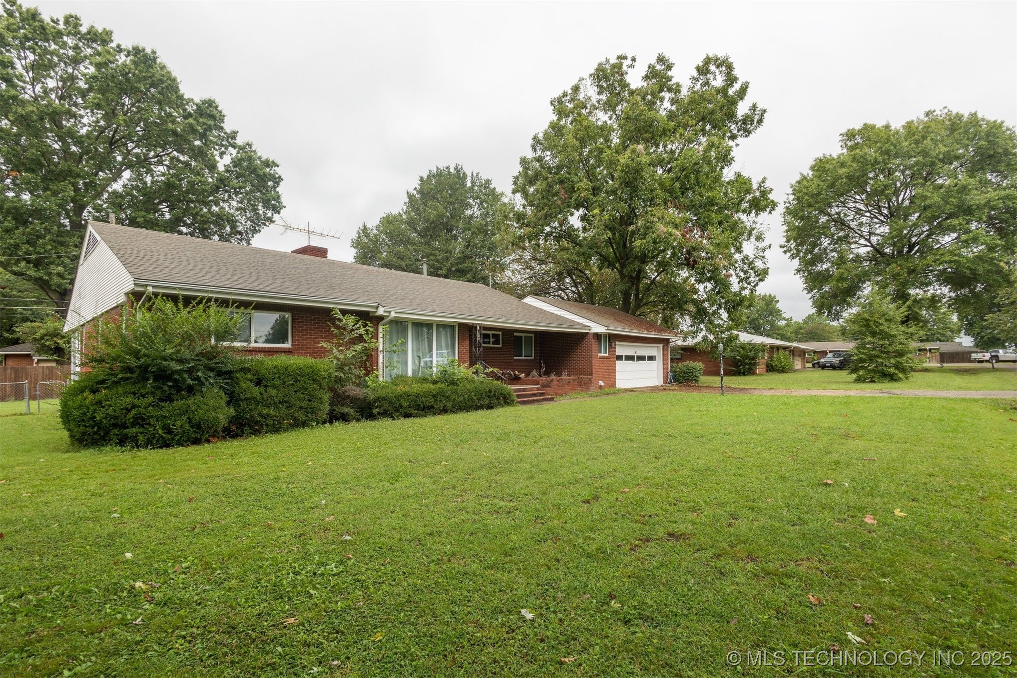 1419 Crescent Property Photo 4