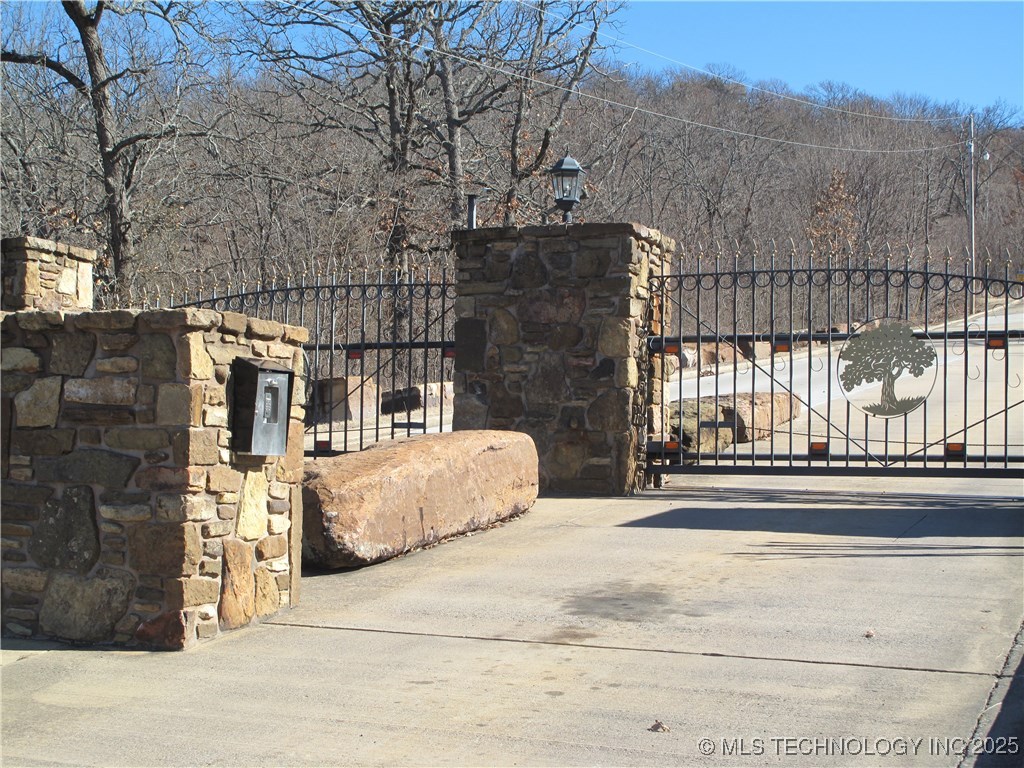 23 E Hillside Road Property Photo 4