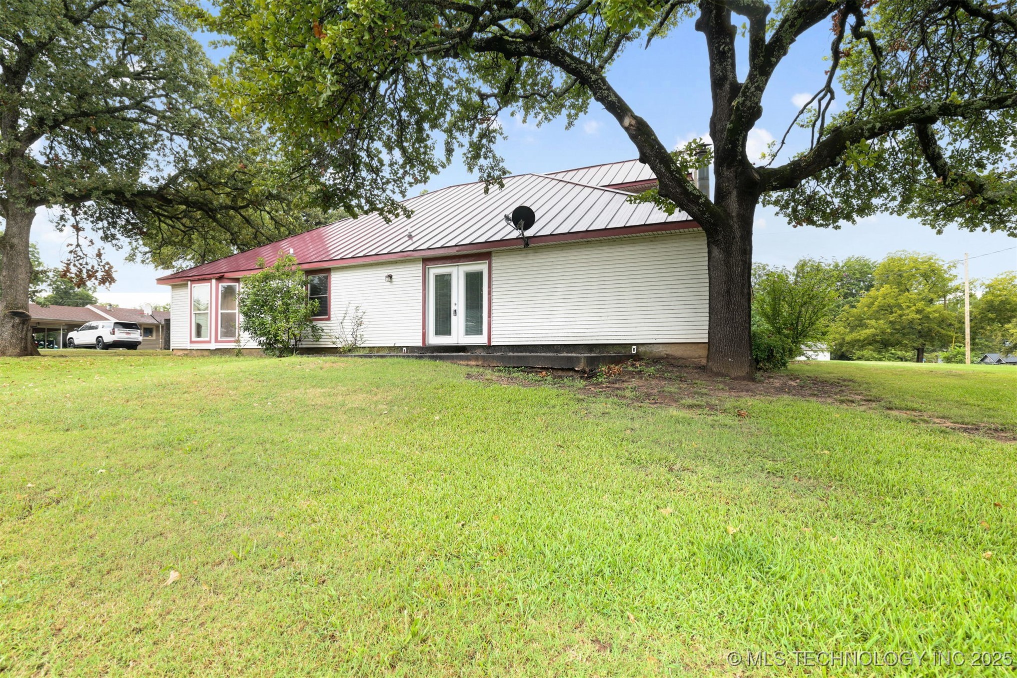 8813 Soldier Creek Road Property Photo 3