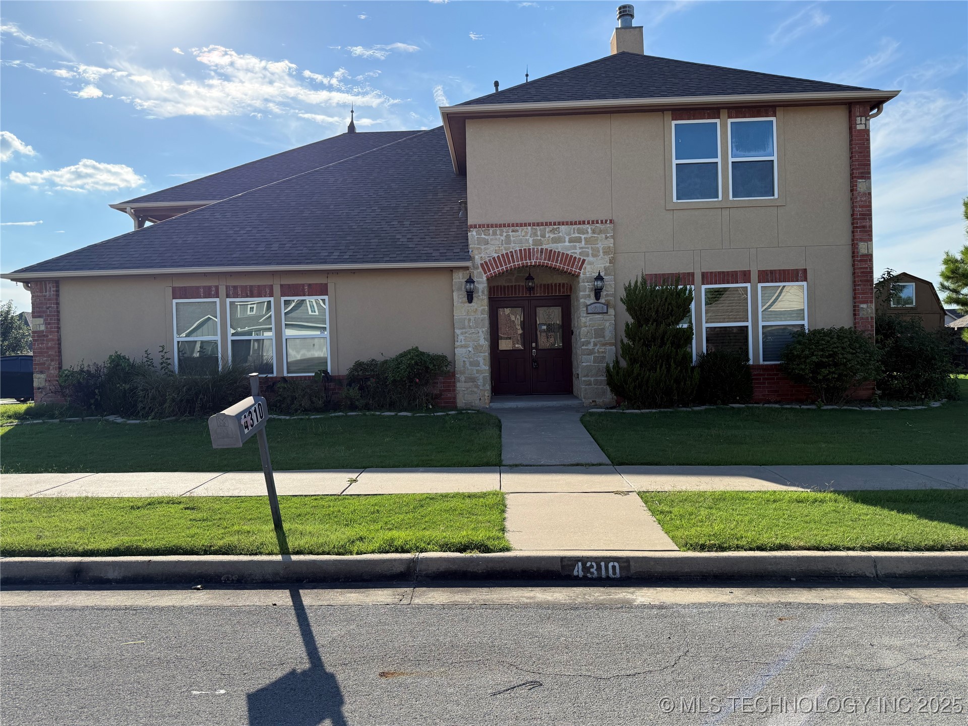 4310 S 134th East Place Property Photo 2