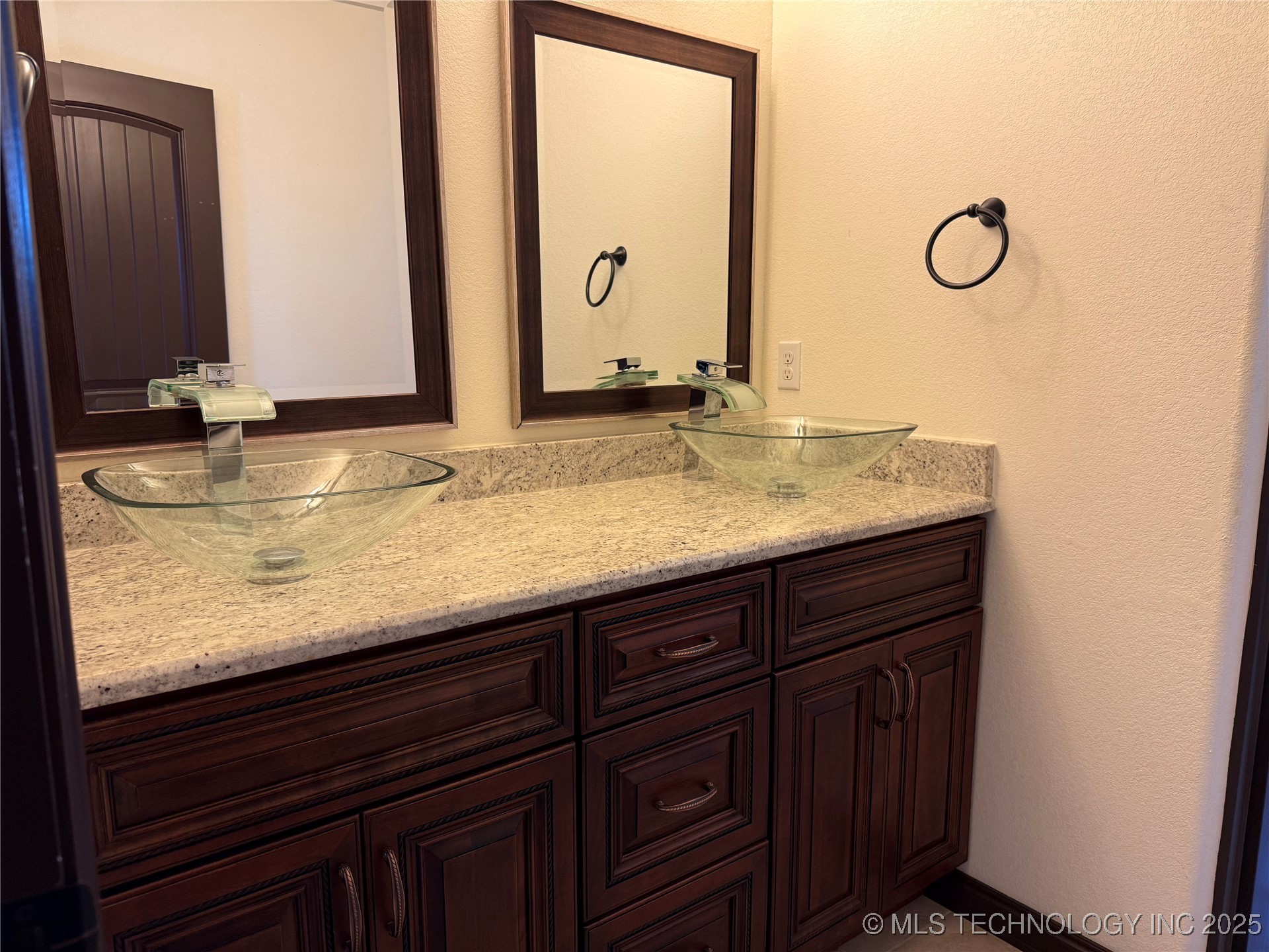 4310 S 134th East Place Property Photo 13