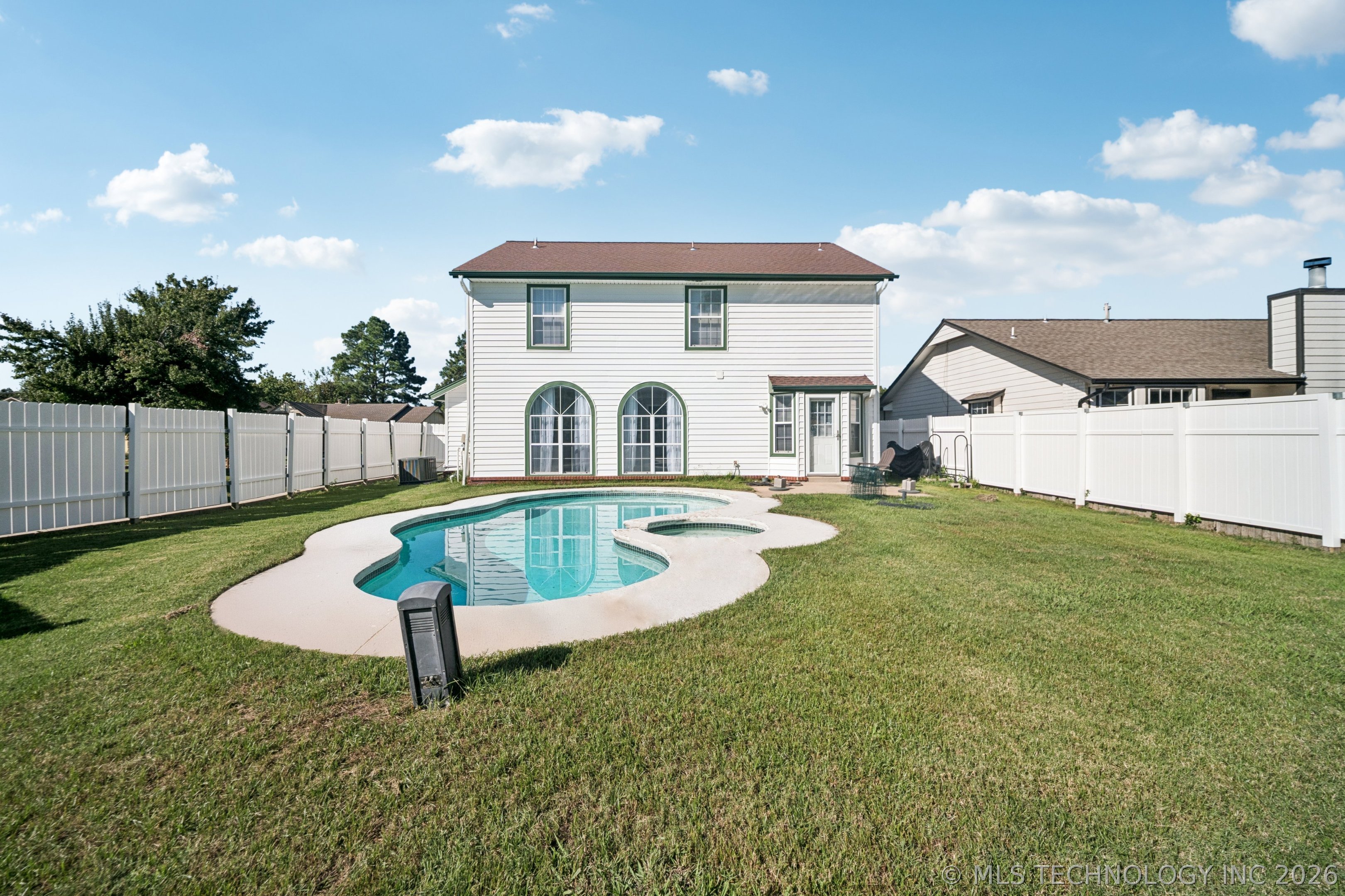 4441 W Queens Street Property Photo 2