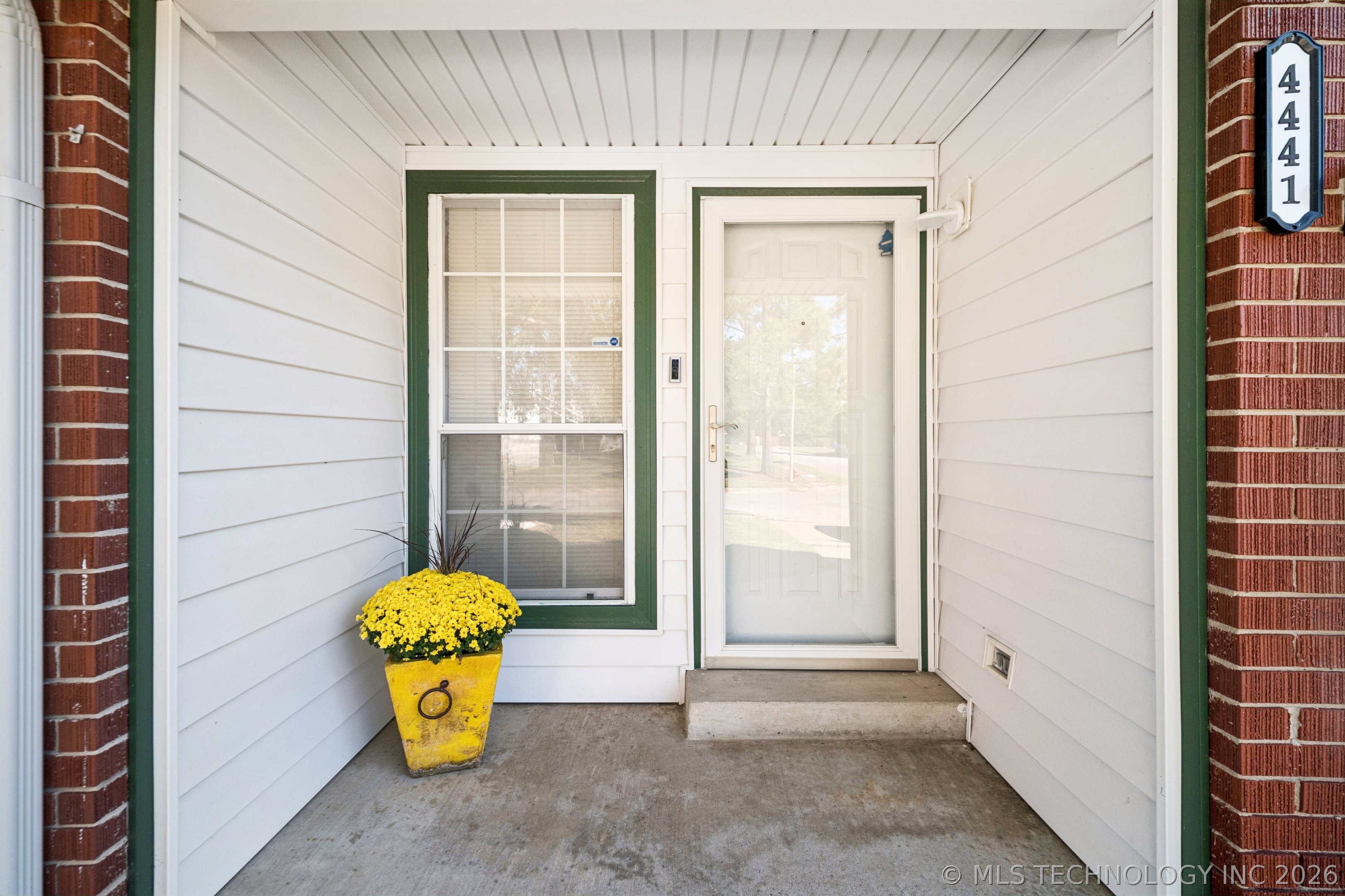 4441 W Queens Street Property Photo 8