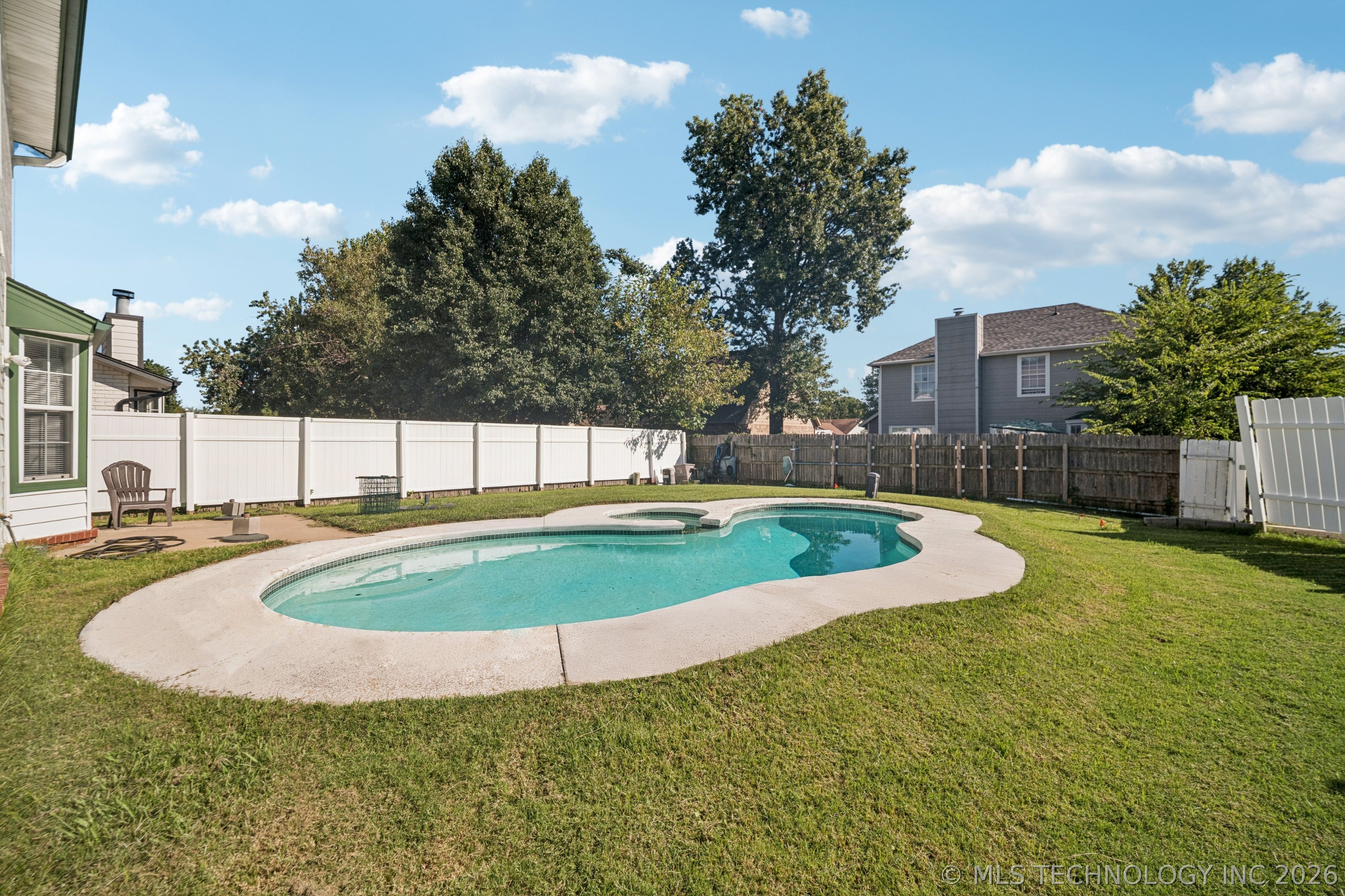 4441 W Queens Street Property Photo 29