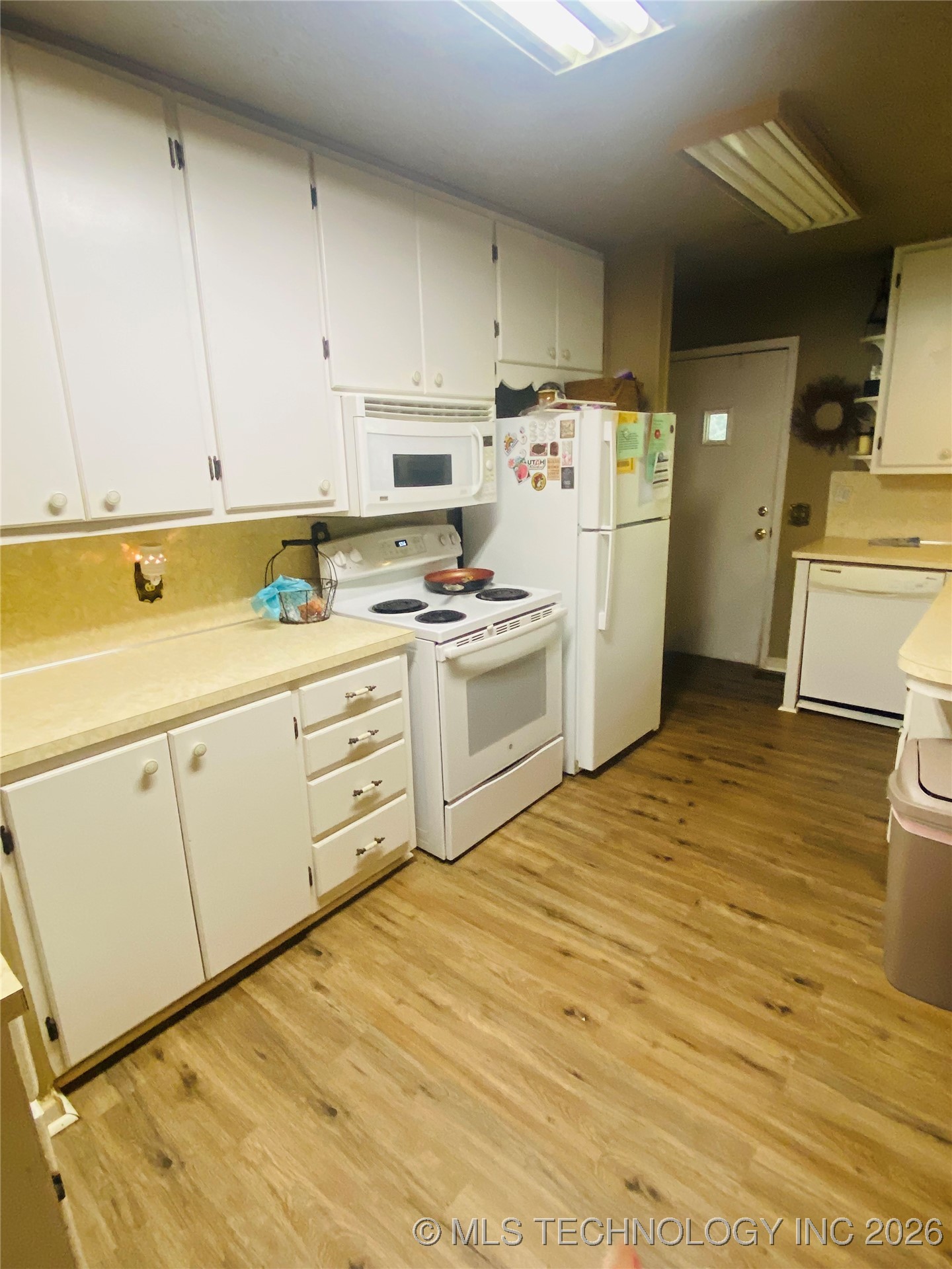 404 S Jules Avenue Property Photo 9