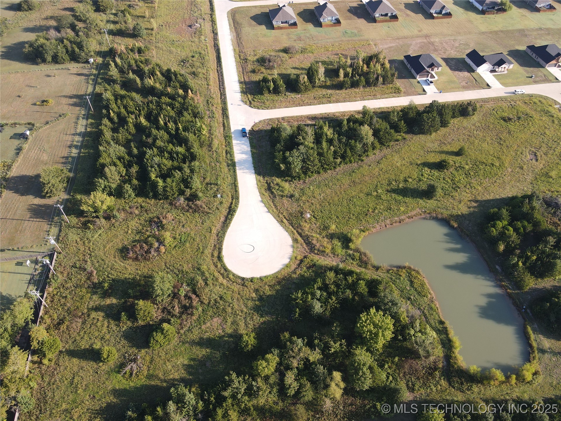 94 Maple Leaf Drive Property Photo 3