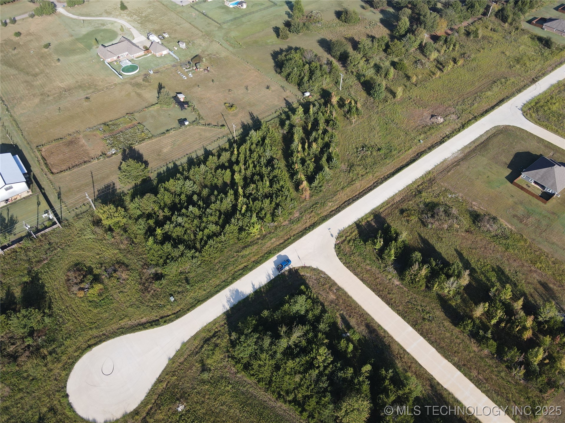 95 Maple Leaf Drive Property Photo 3