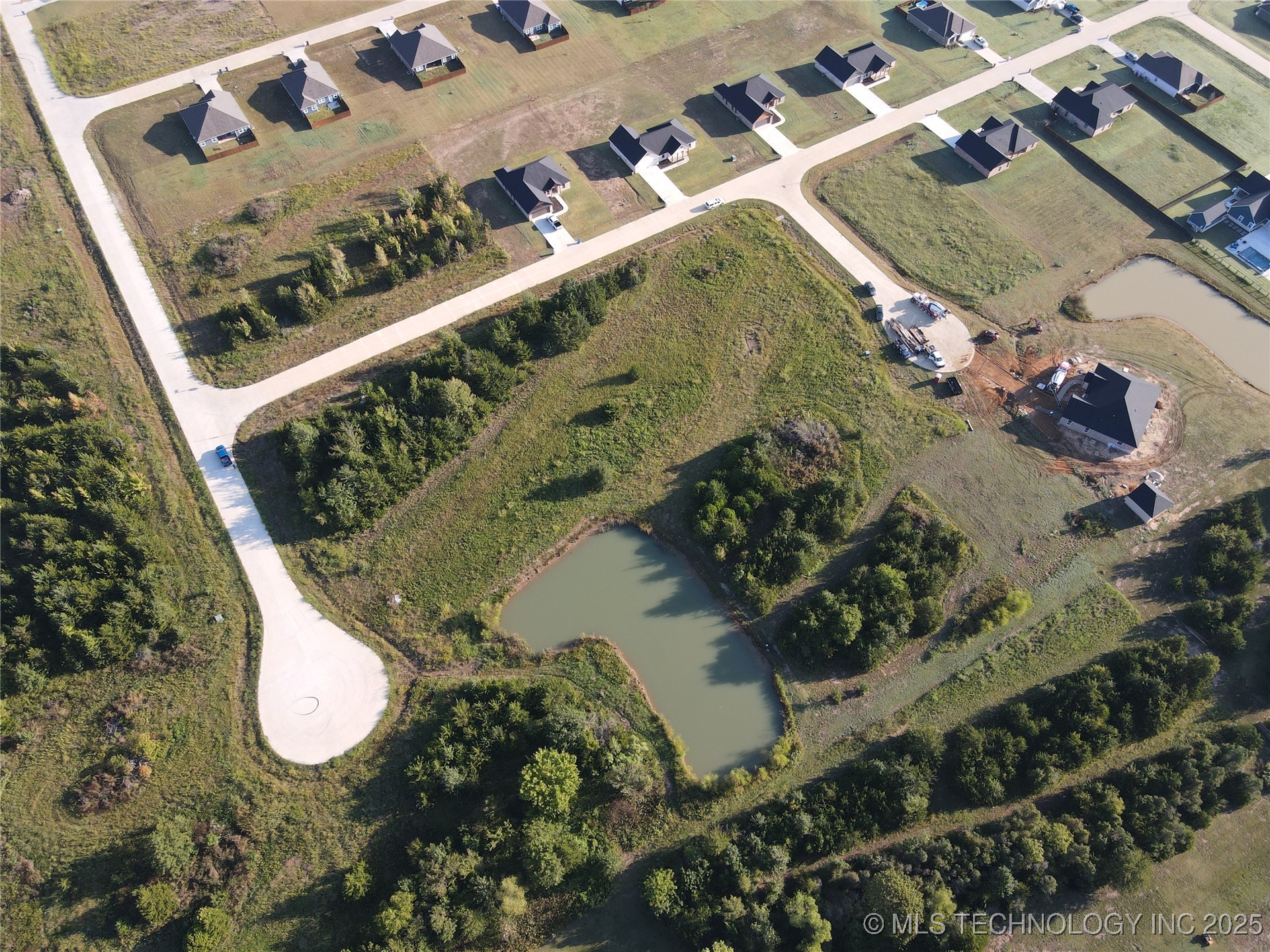 97 Maple Leaf Drive Property Photo 4