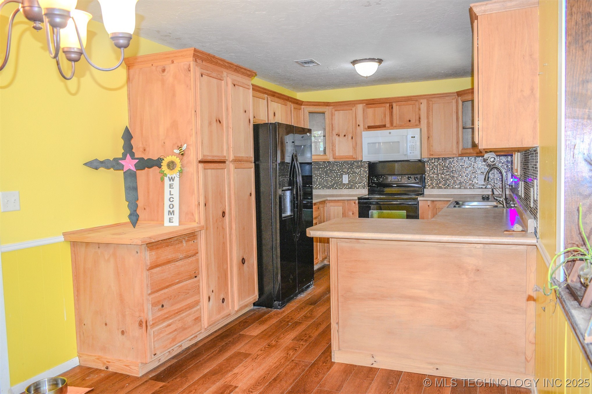 906 Powell Drive Property Photo 6