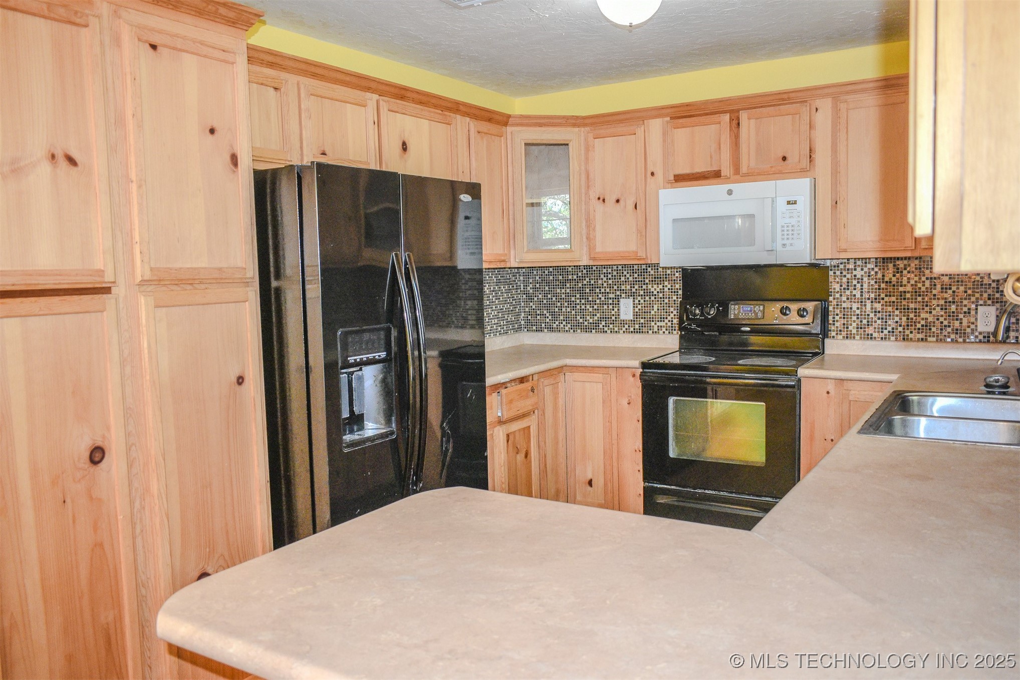 906 Powell Drive Property Photo 7