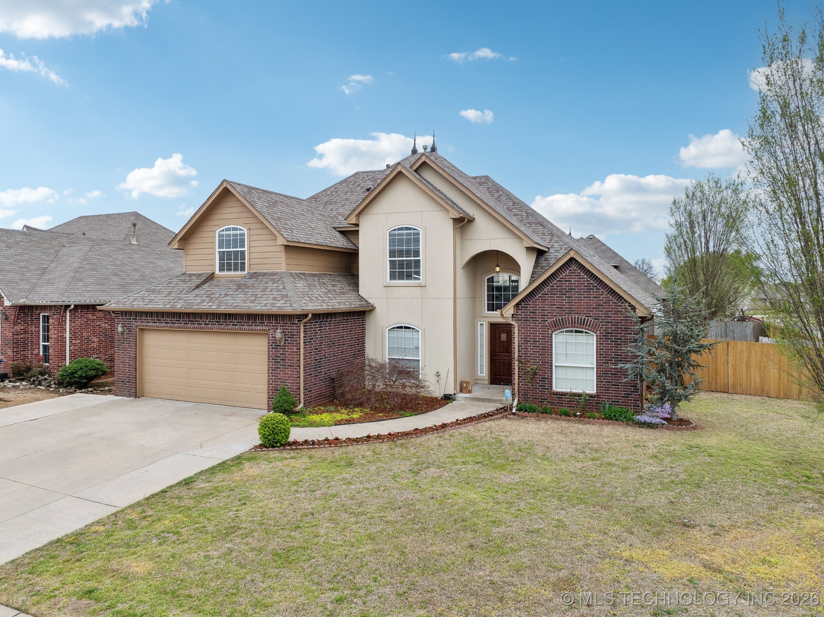 13302 E 43rd Street Property Photo 3