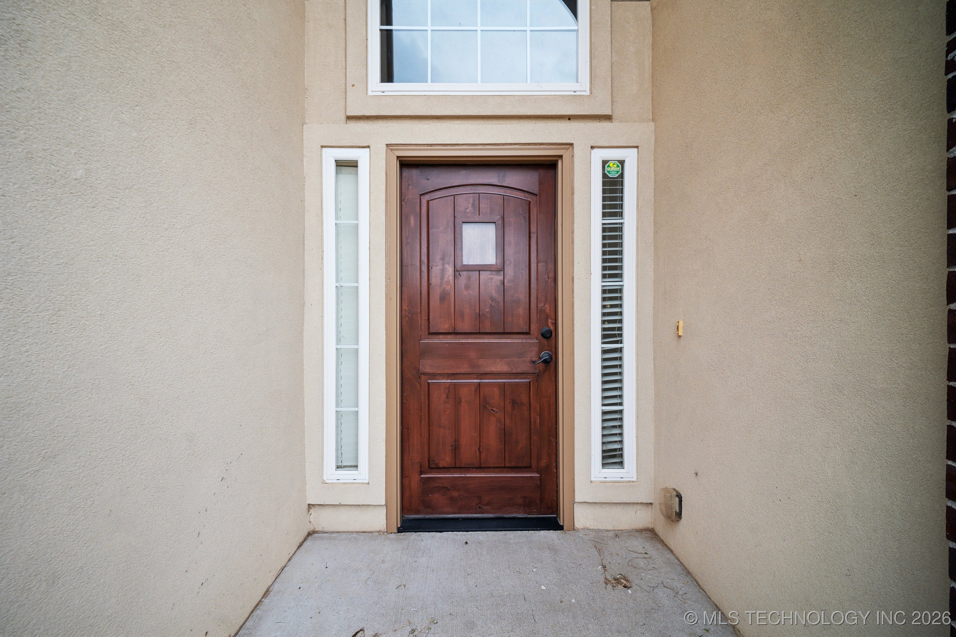 13302 E 43rd Street Property Photo 4