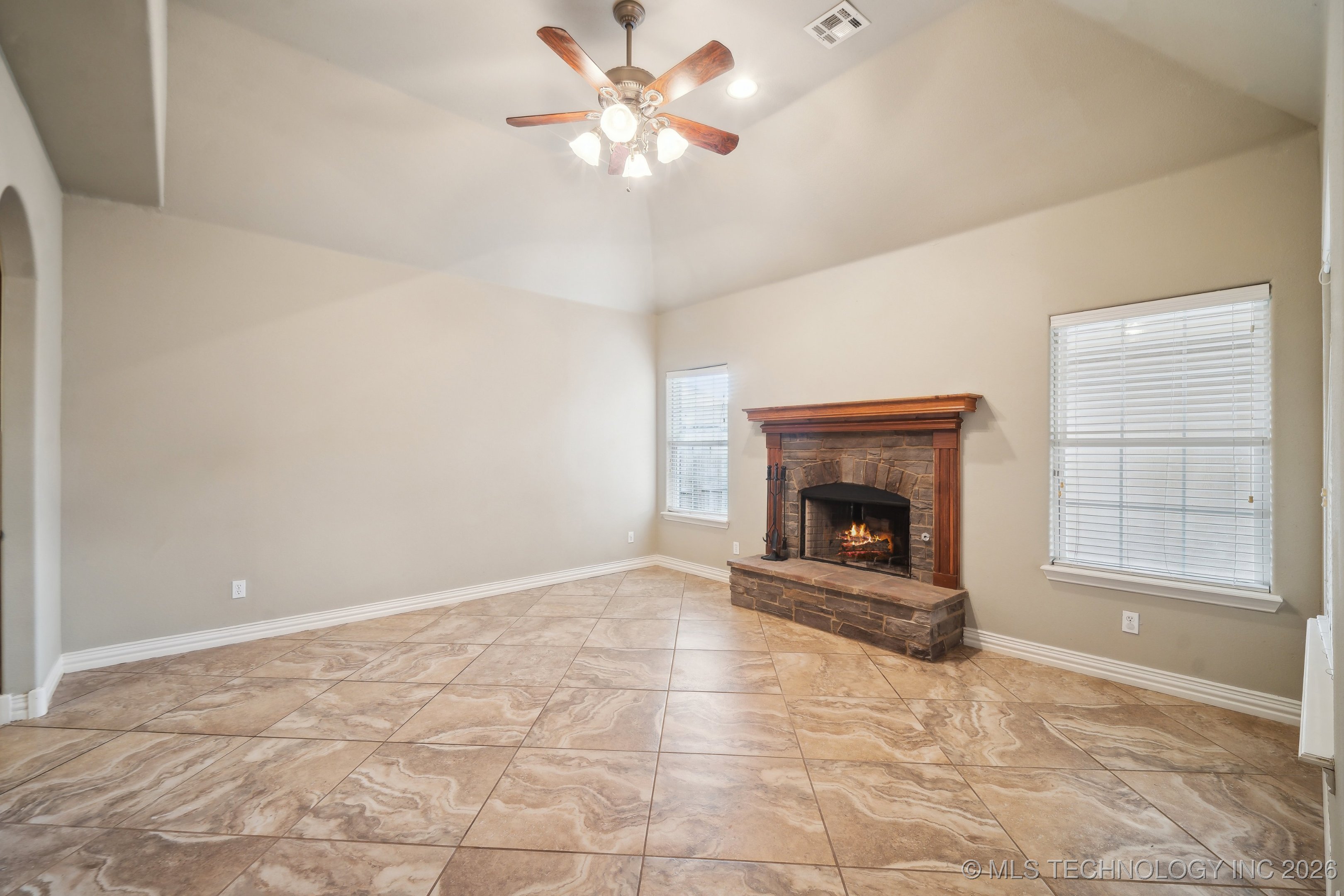 13302 E 43rd Street Property Photo 8