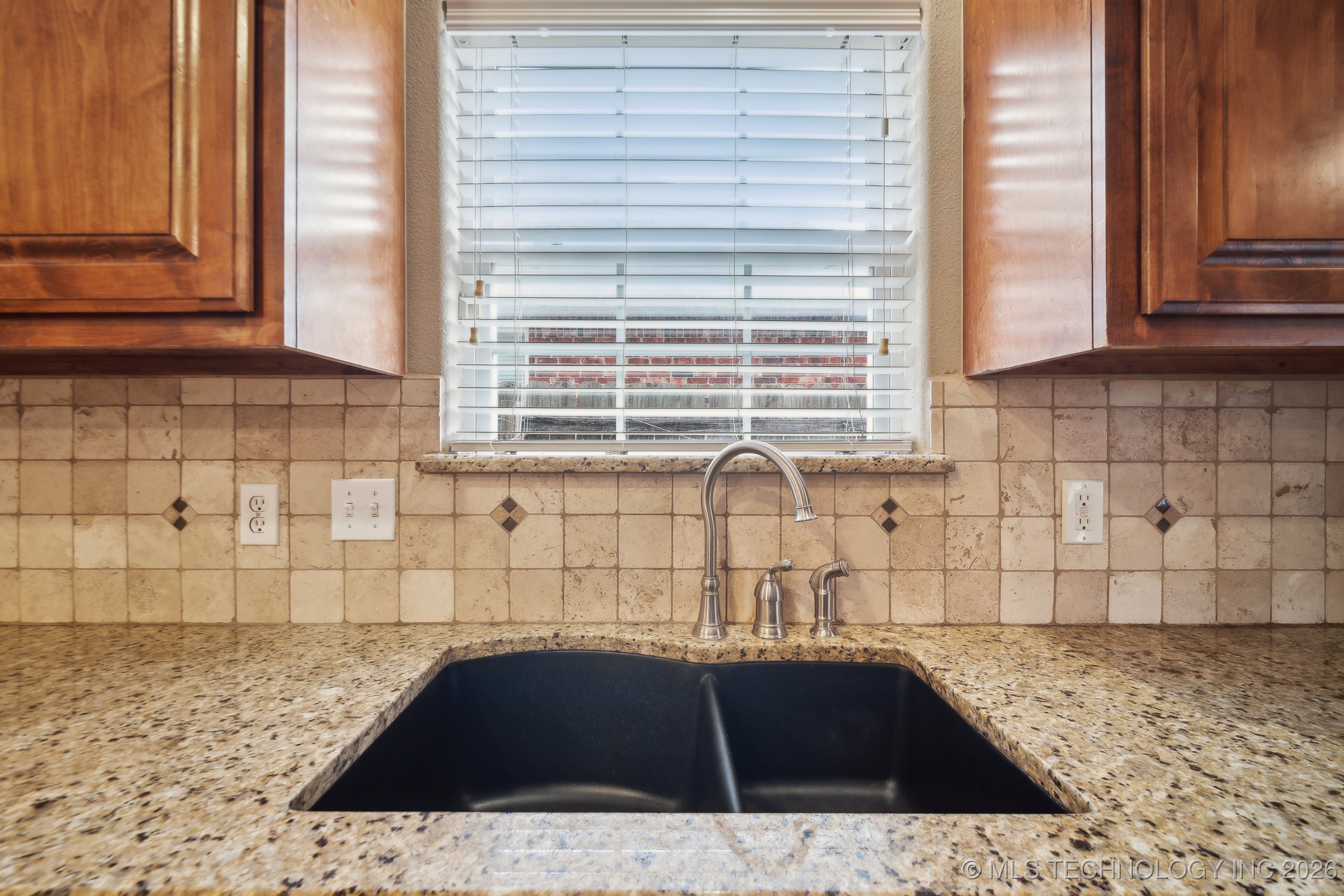 13302 E 43rd Street Property Photo 12