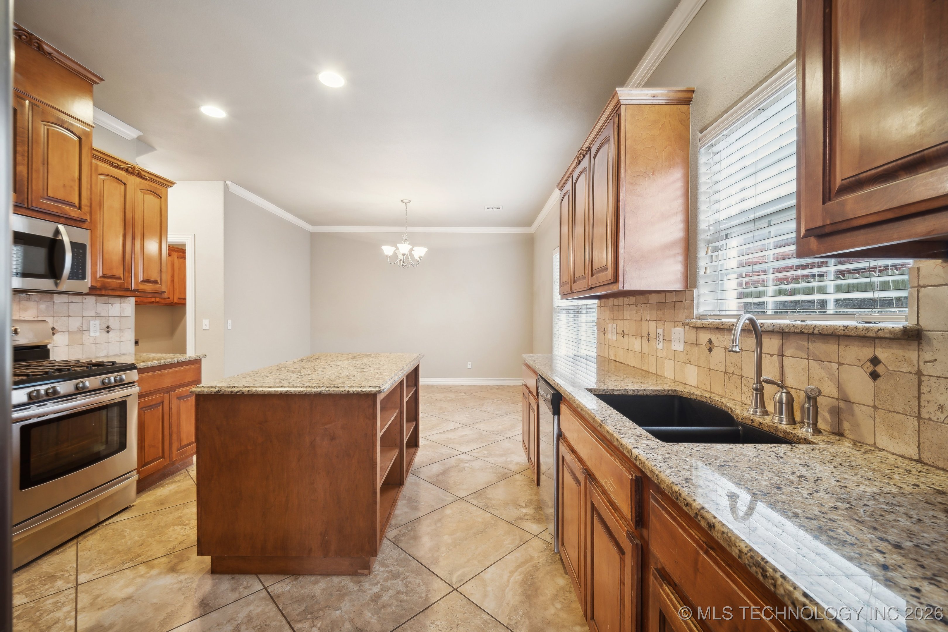 13302 E 43rd Street Property Photo 13