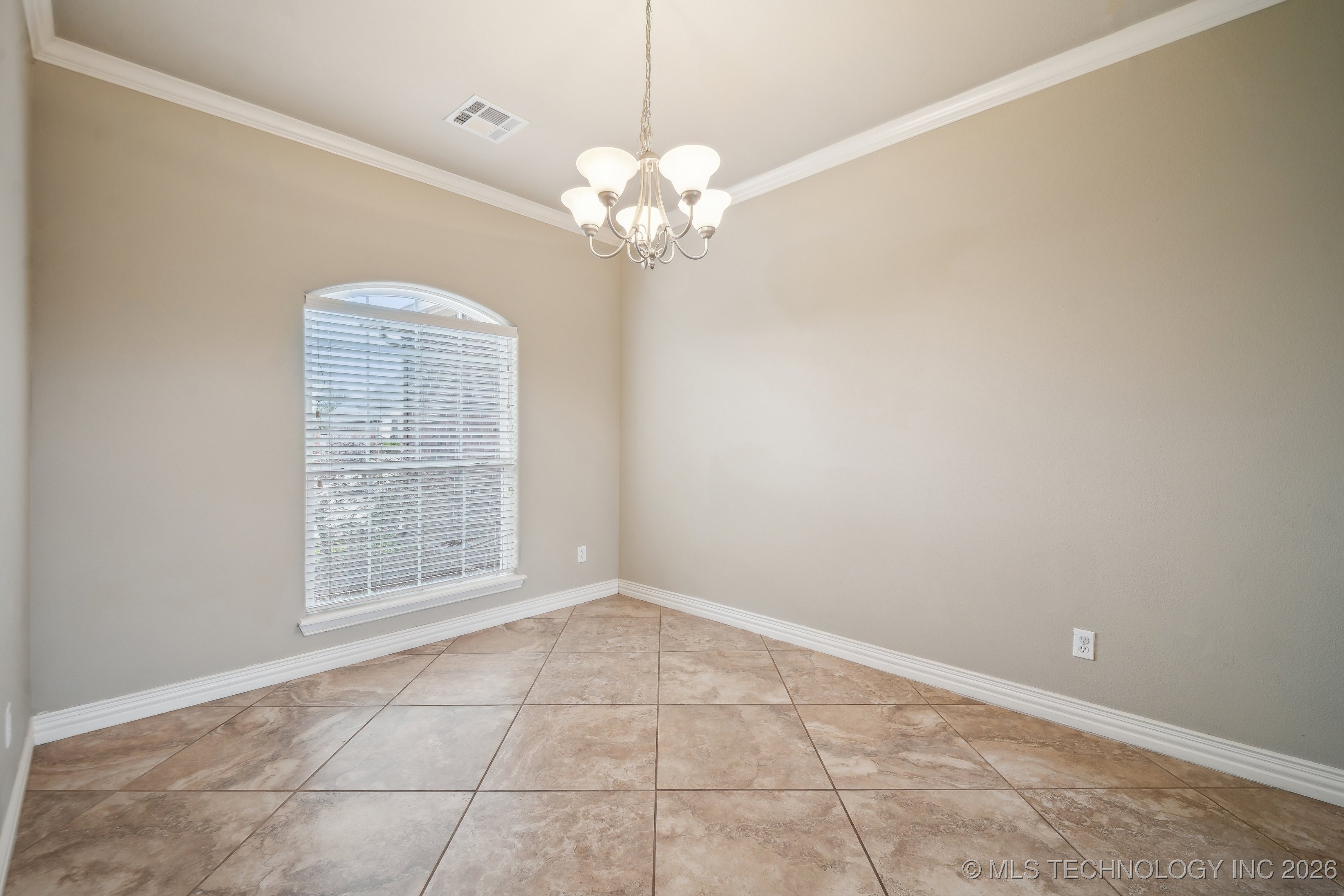 13302 E 43rd Street Property Photo 15