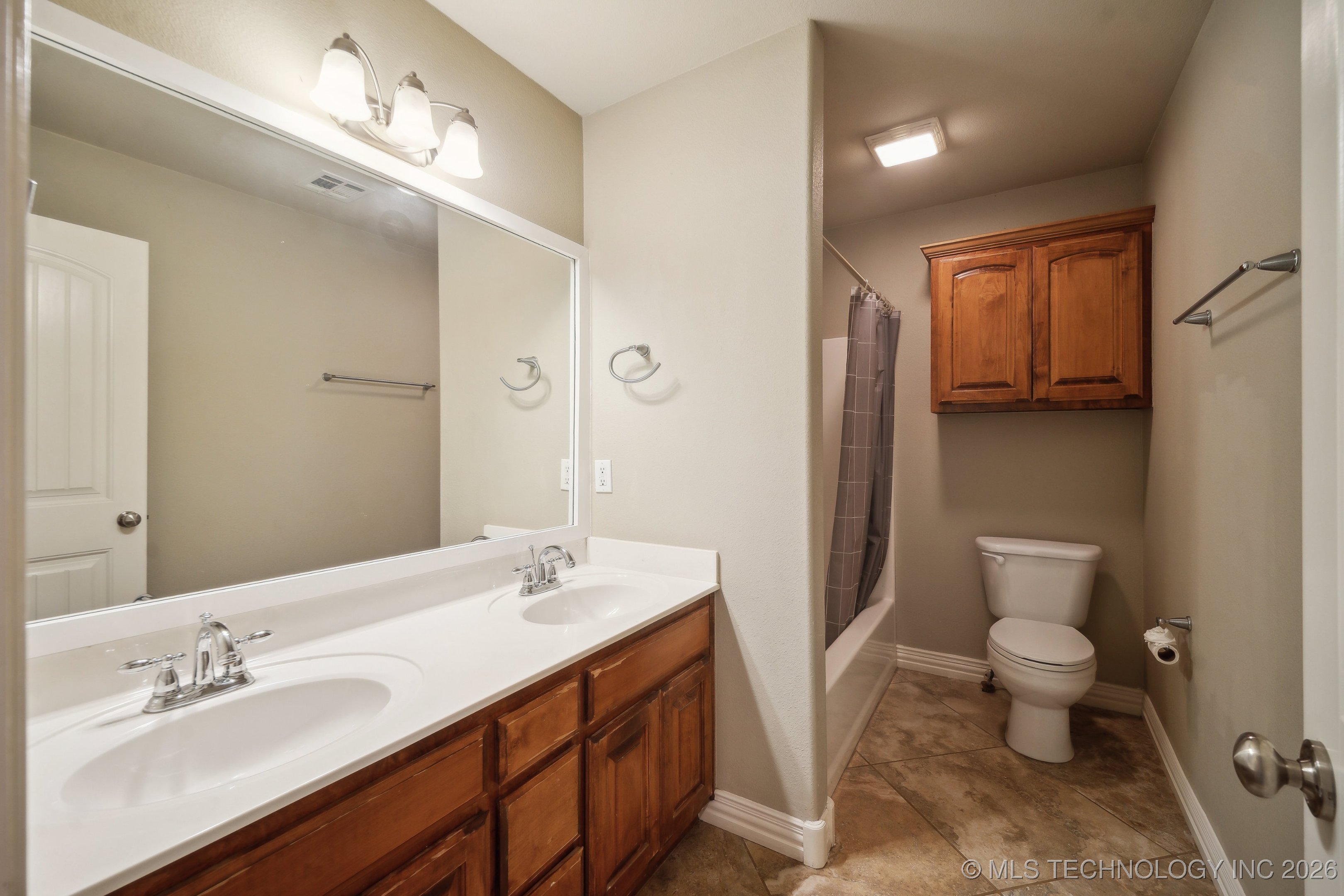 13302 E 43rd Street Property Photo 26