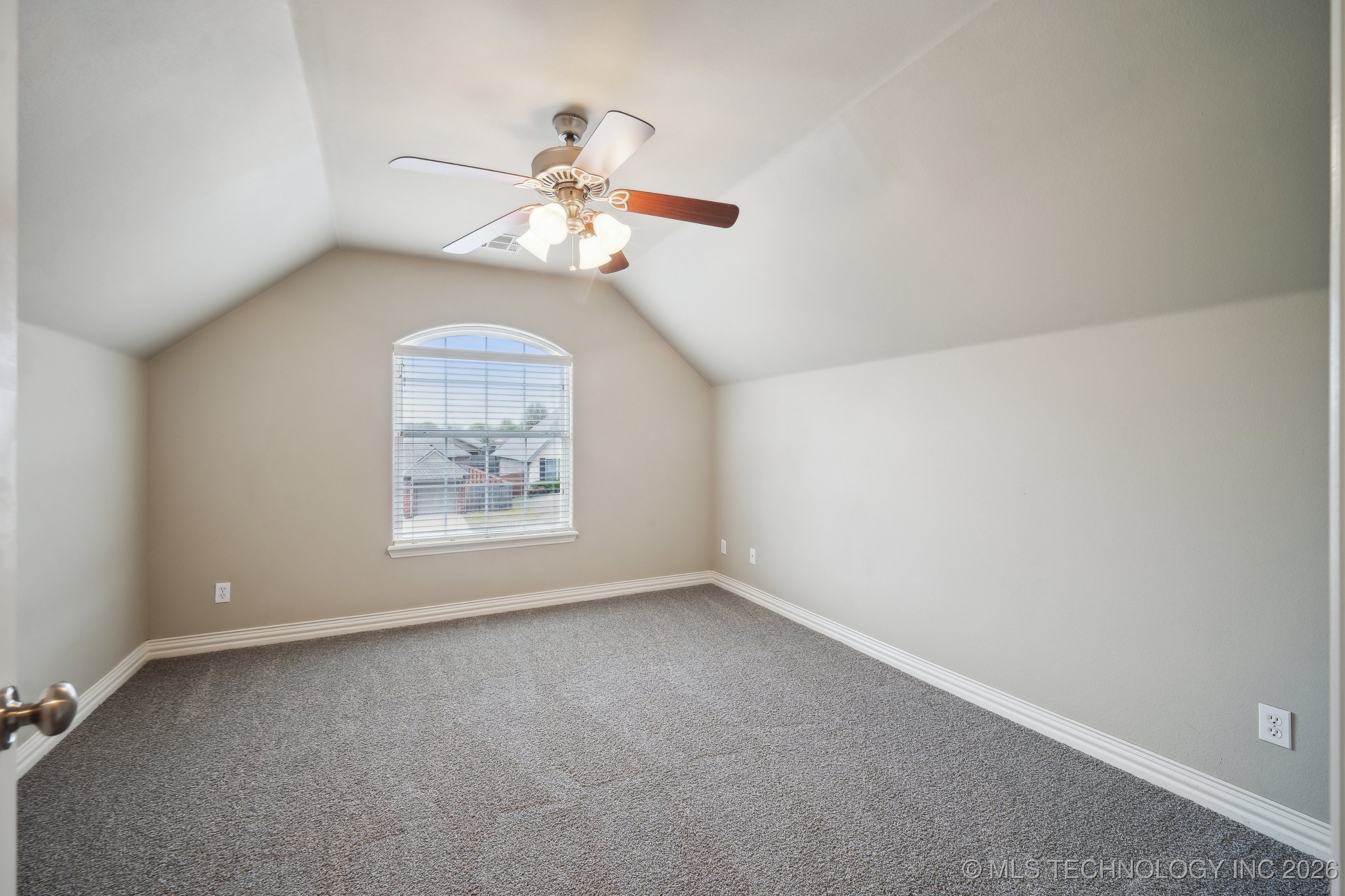 13302 E 43rd Street Property Photo 27