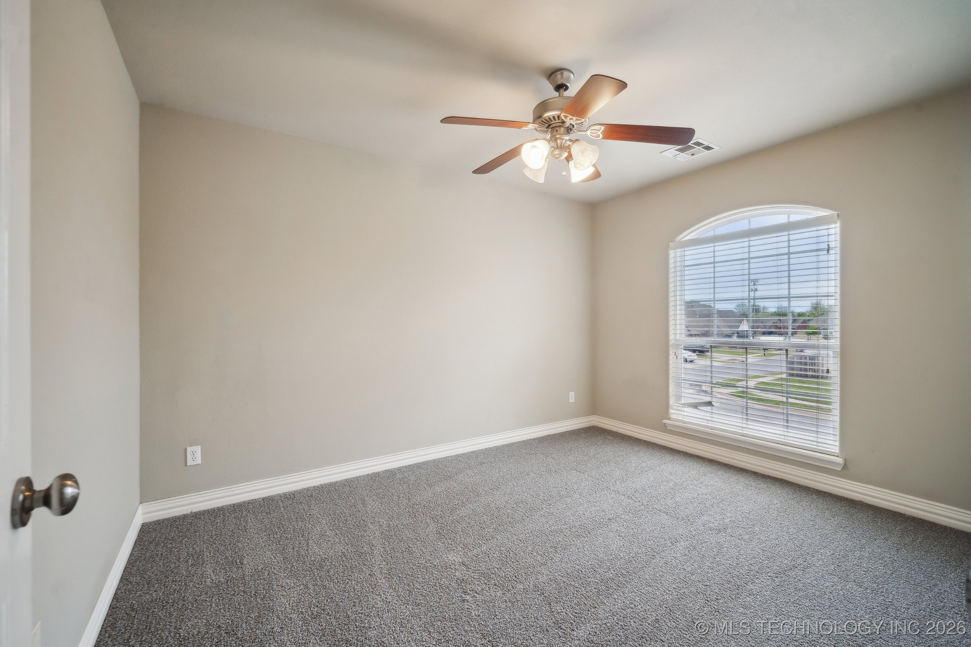 13302 E 43rd Street Property Photo 29