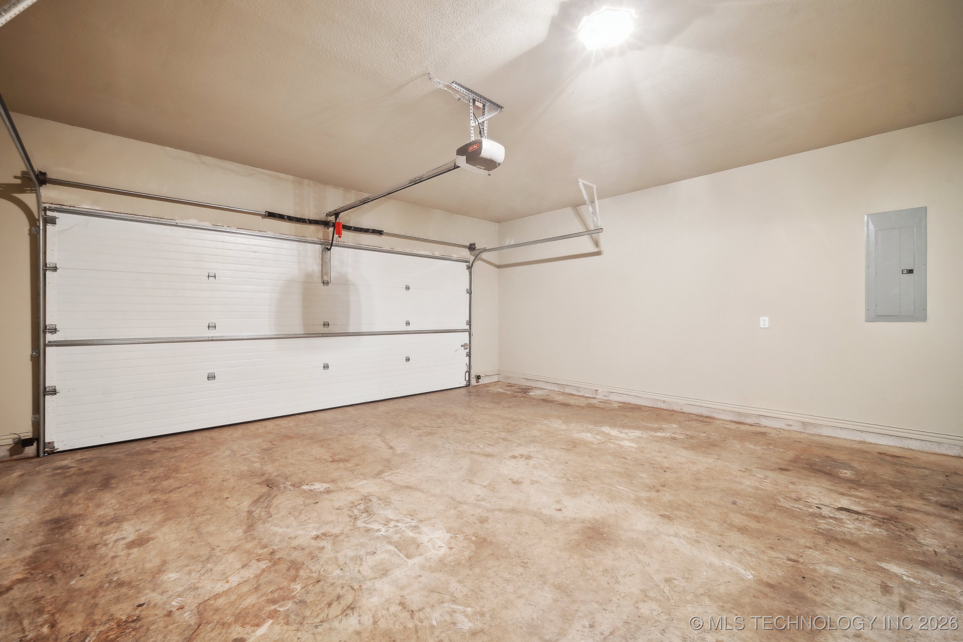 13302 E 43rd Street Property Photo 31