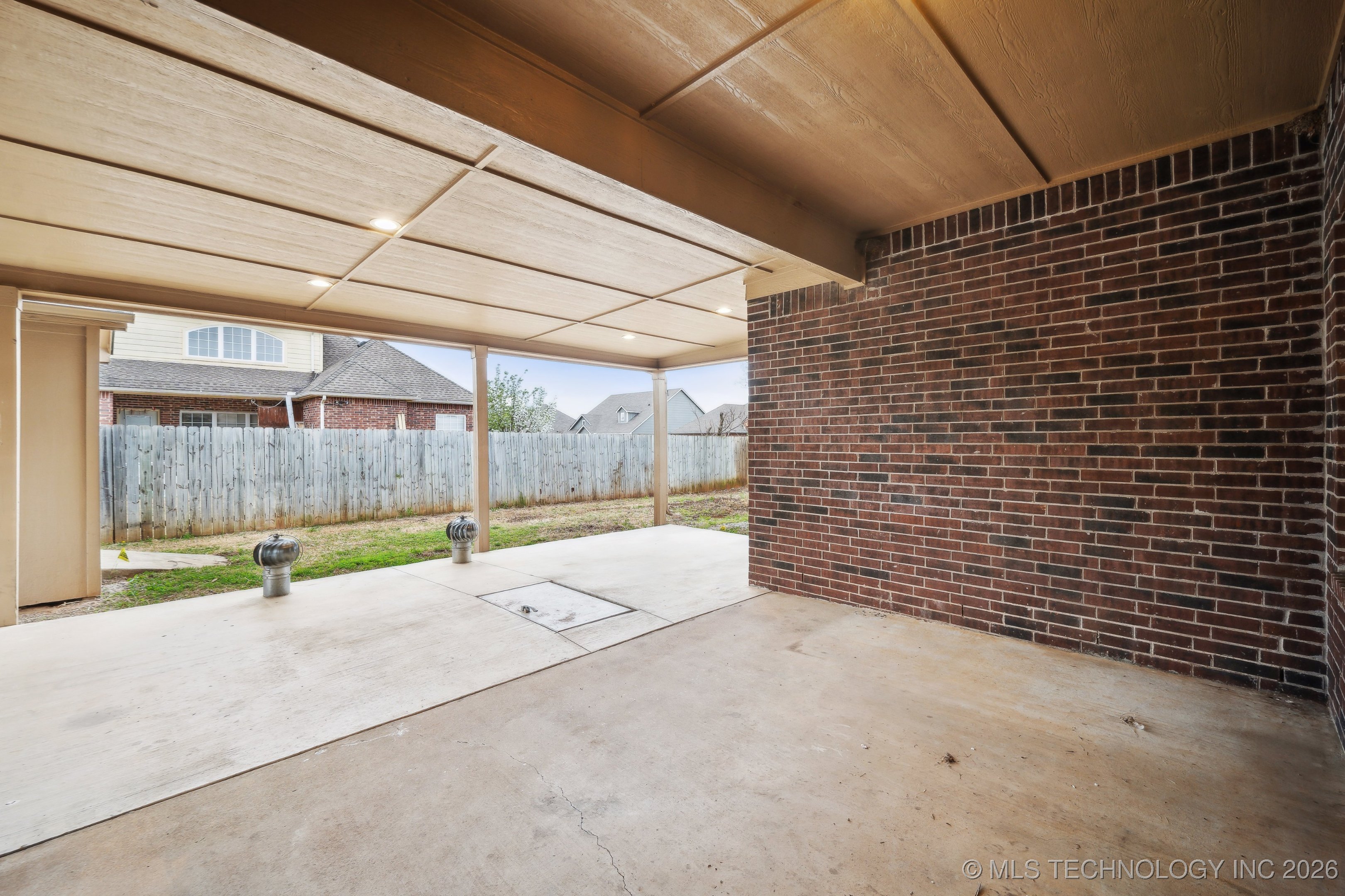 13302 E 43rd Street Property Photo 32