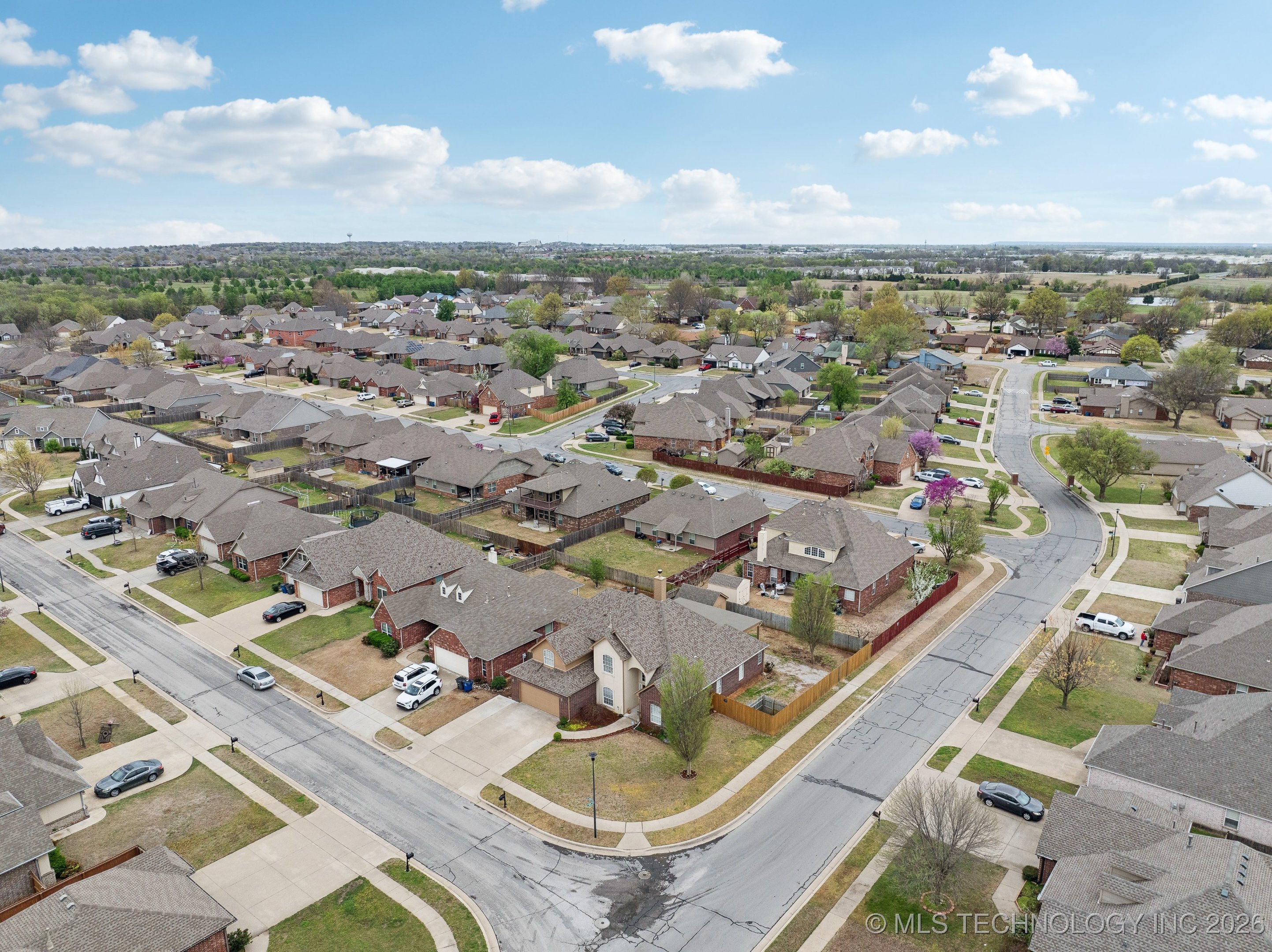 13302 E 43rd Street Property Photo 39