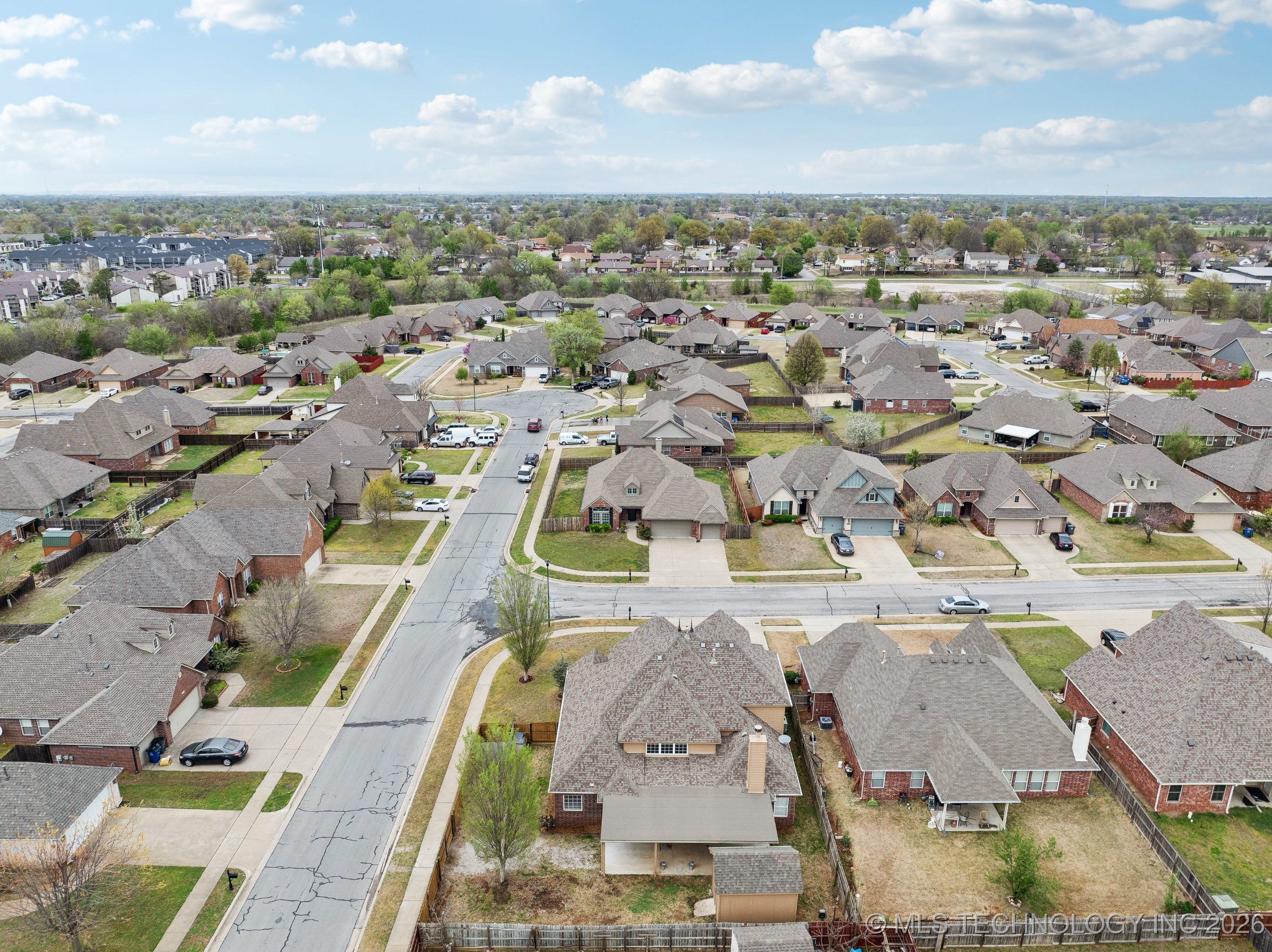 13302 E 43rd Street Property Photo 40