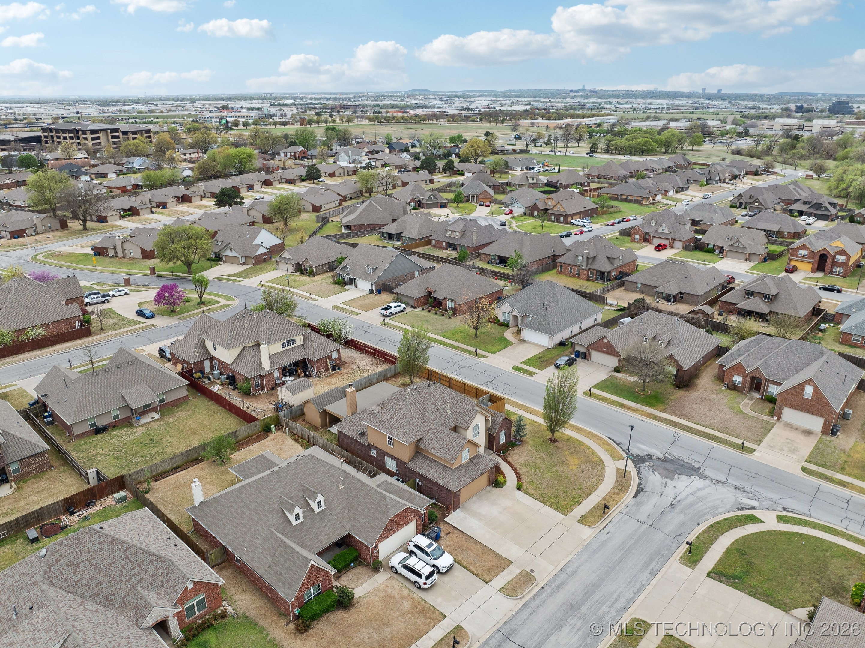 13302 E 43rd Street Property Photo 42