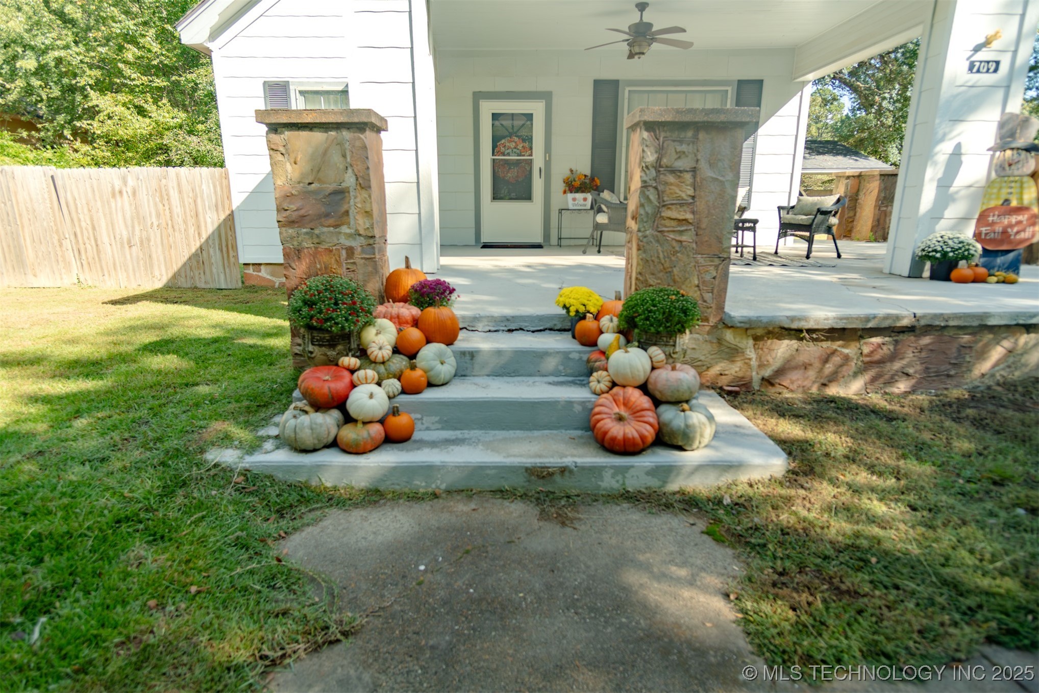 709 Ne 2nd Property Photo 3