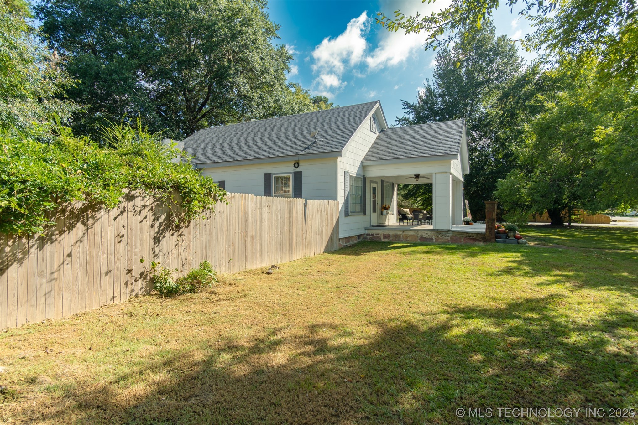 709 Ne 2nd Property Photo 8