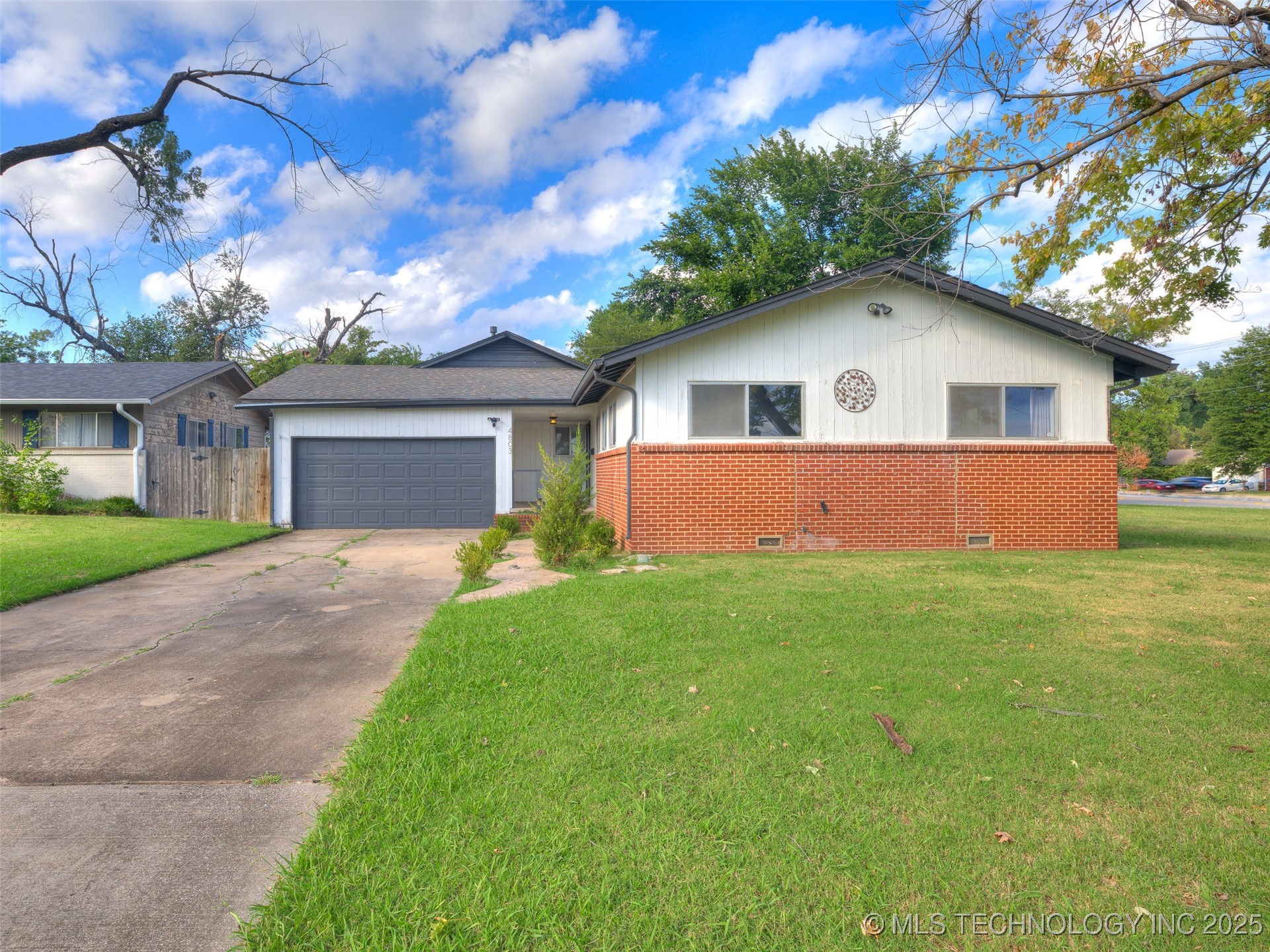 4803 E 46th Street Property Photo 1