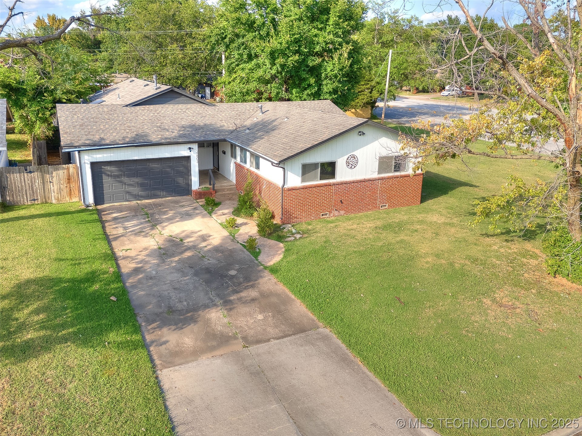 4803 E 46th Street Property Photo 2